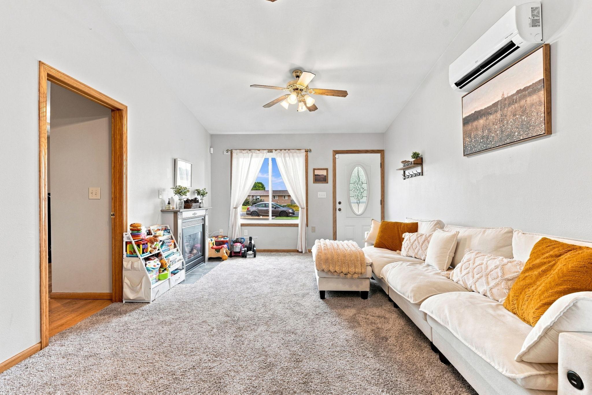 1880 Windmill Drive Property Photo 3