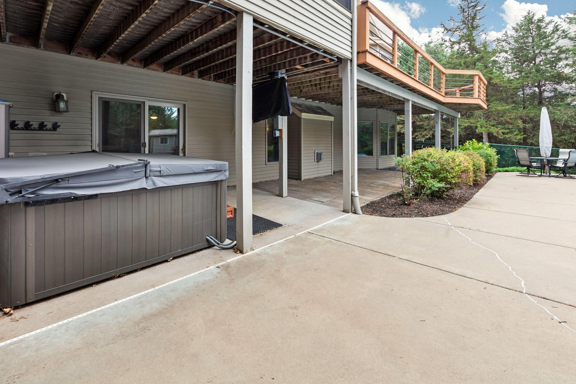 715 Crosby Drive Property Photo 3