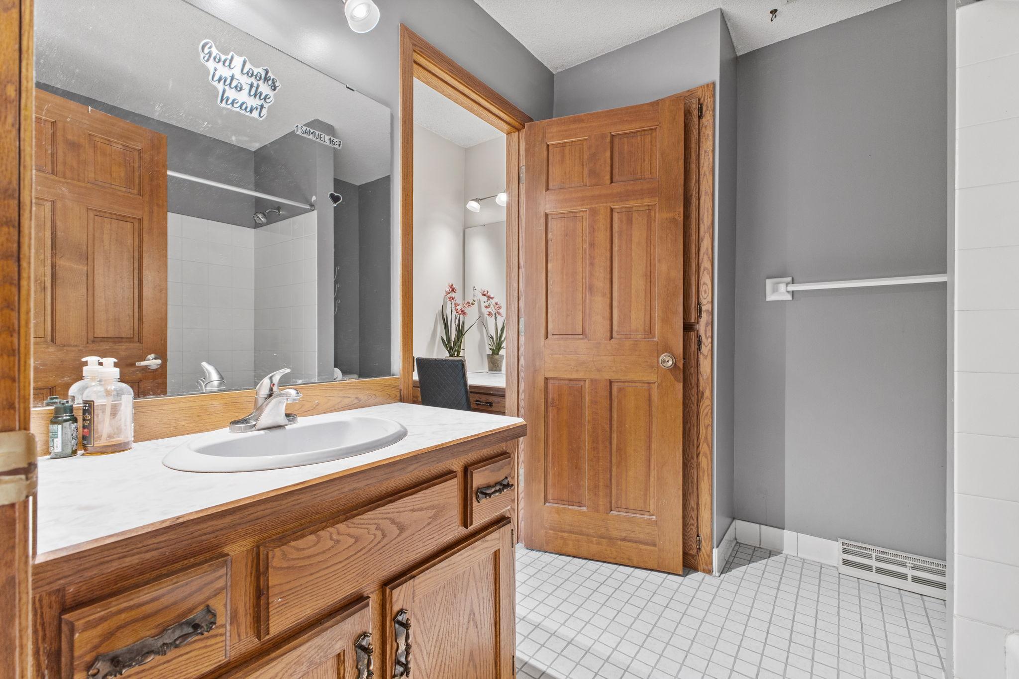 5662 Royal Oaks Drive Property Photo 18
