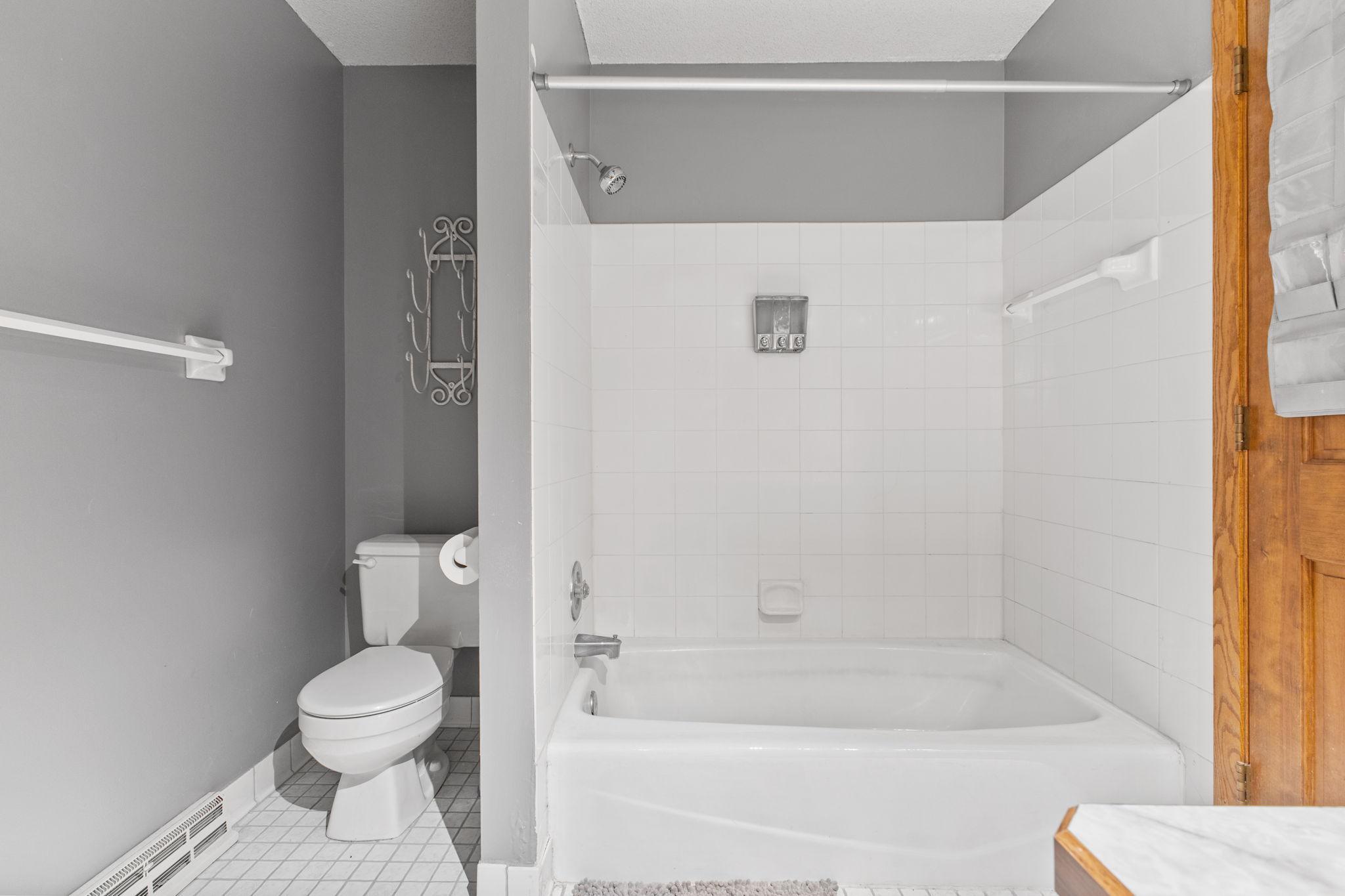 5662 Royal Oaks Drive Property Photo 19