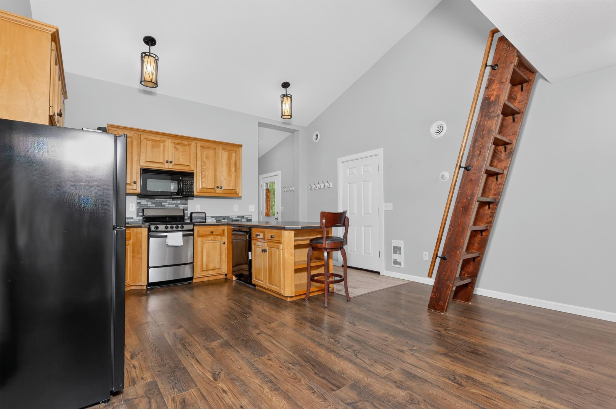 28750 Prairie Lake Road Property Photo 15
