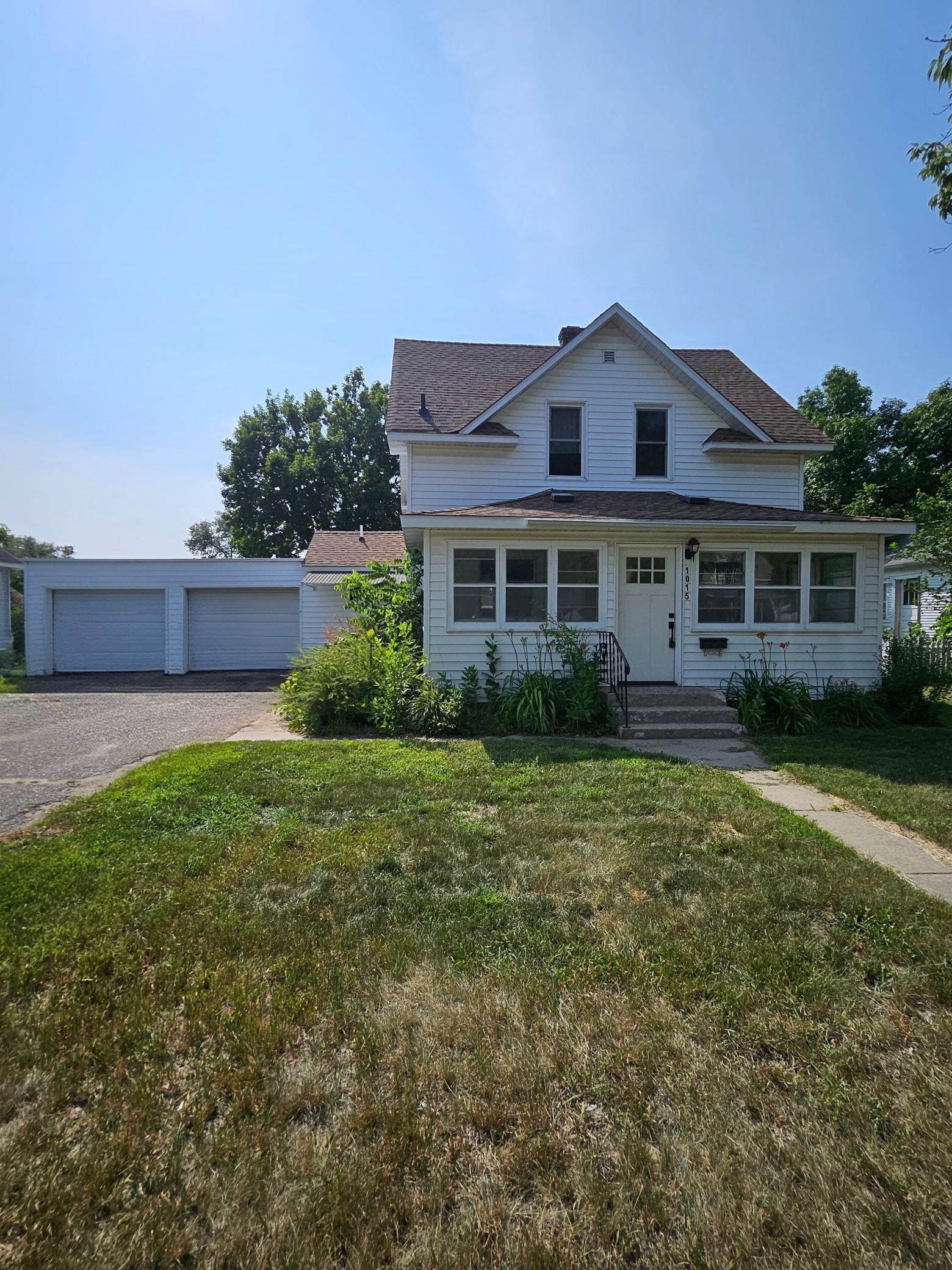 1015 1st Street Se Property Photo 1