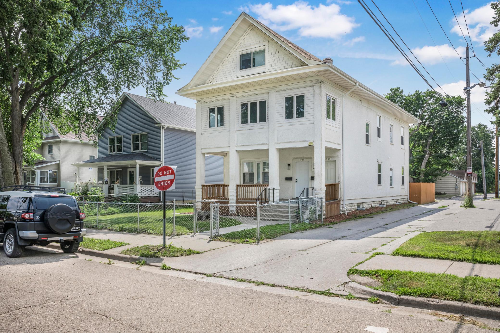 1237 Knox Avenue N Property Photo 1