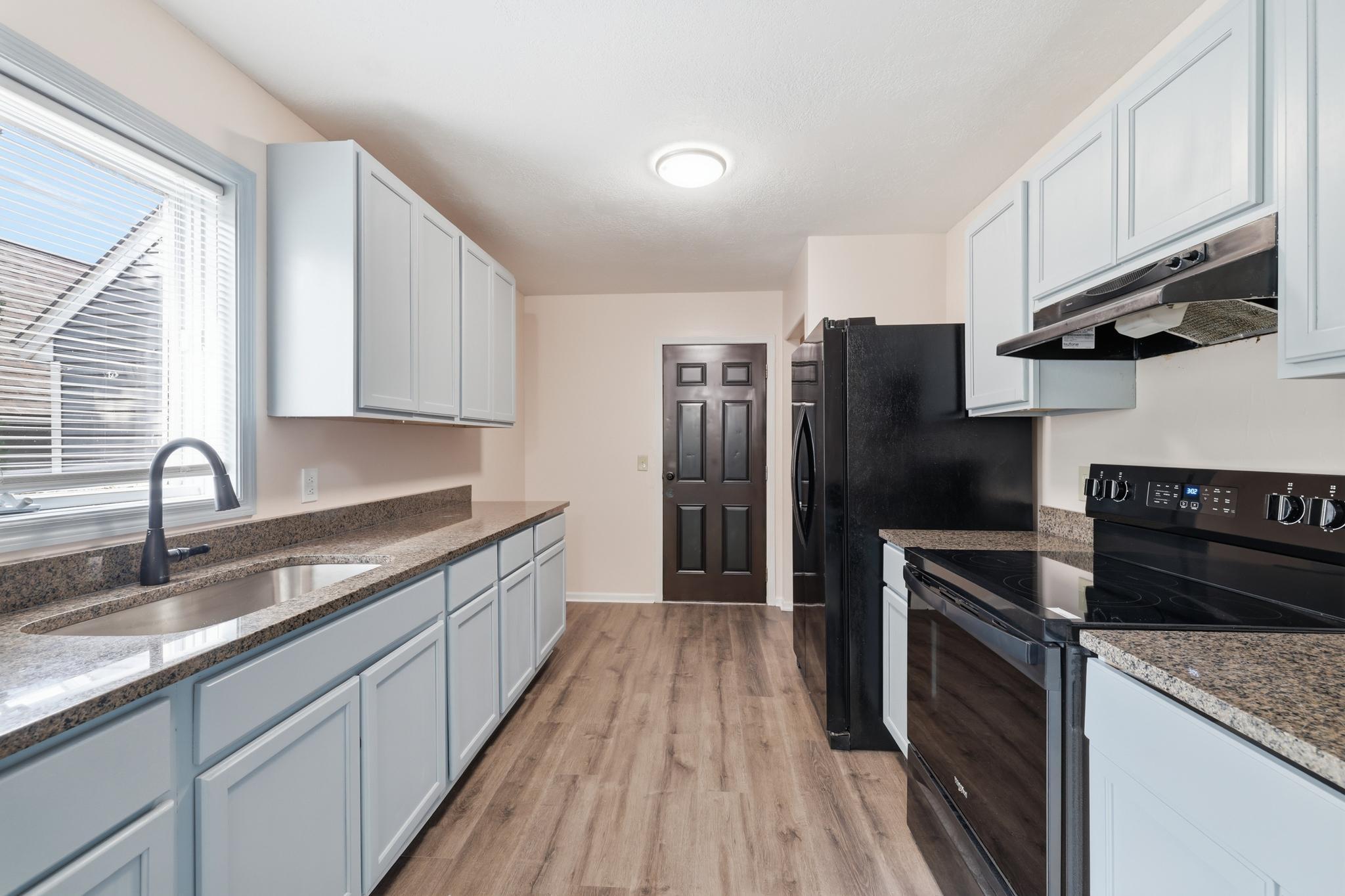2613 Emerson Avenue N Property Photo 6