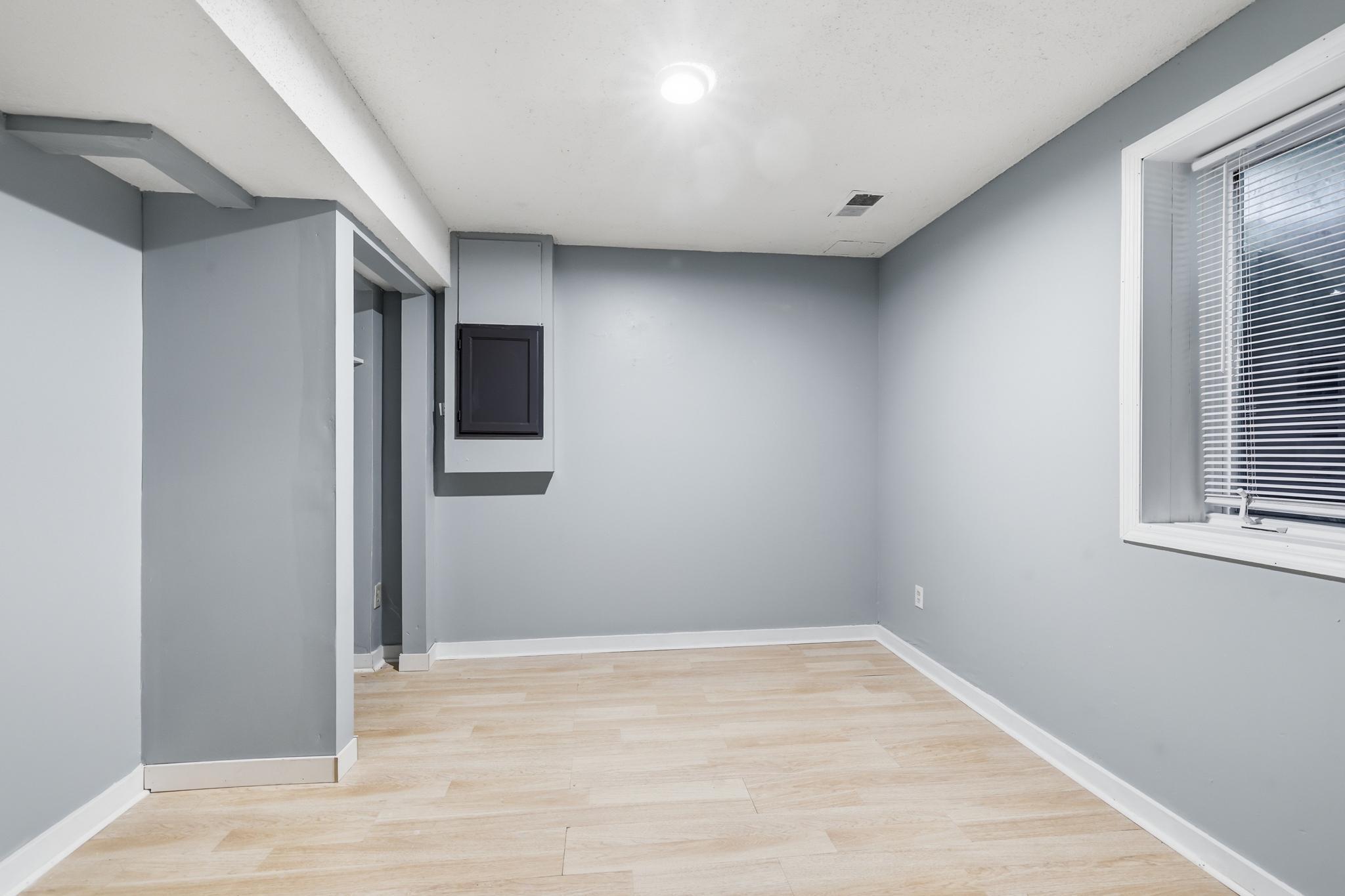 2613 Emerson Avenue N Property Photo 14