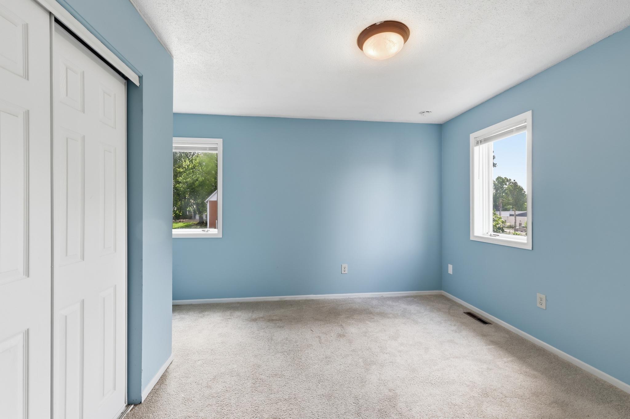 2613 Emerson Avenue N Property Photo 23