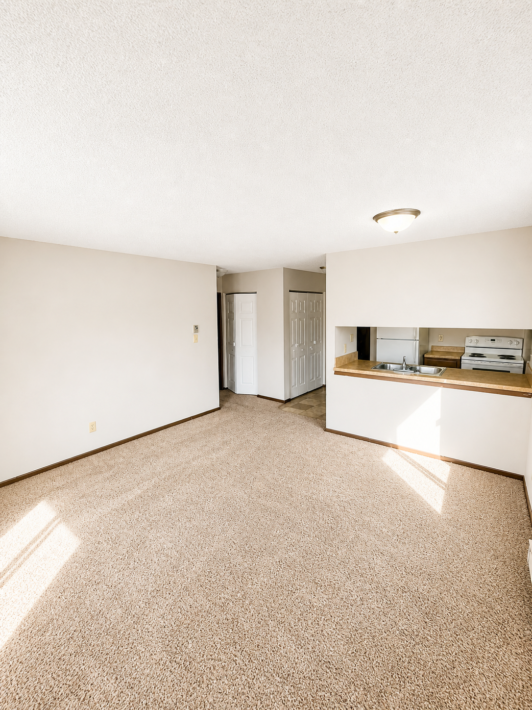 700 Oak Street 4 Property Photo 2