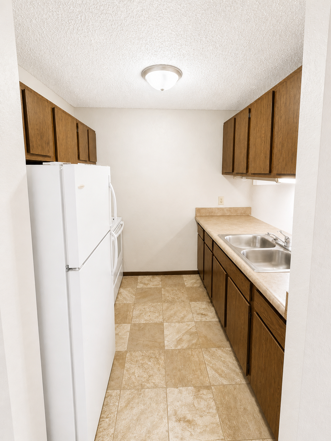 700 Oak Street 4 Property Photo 3