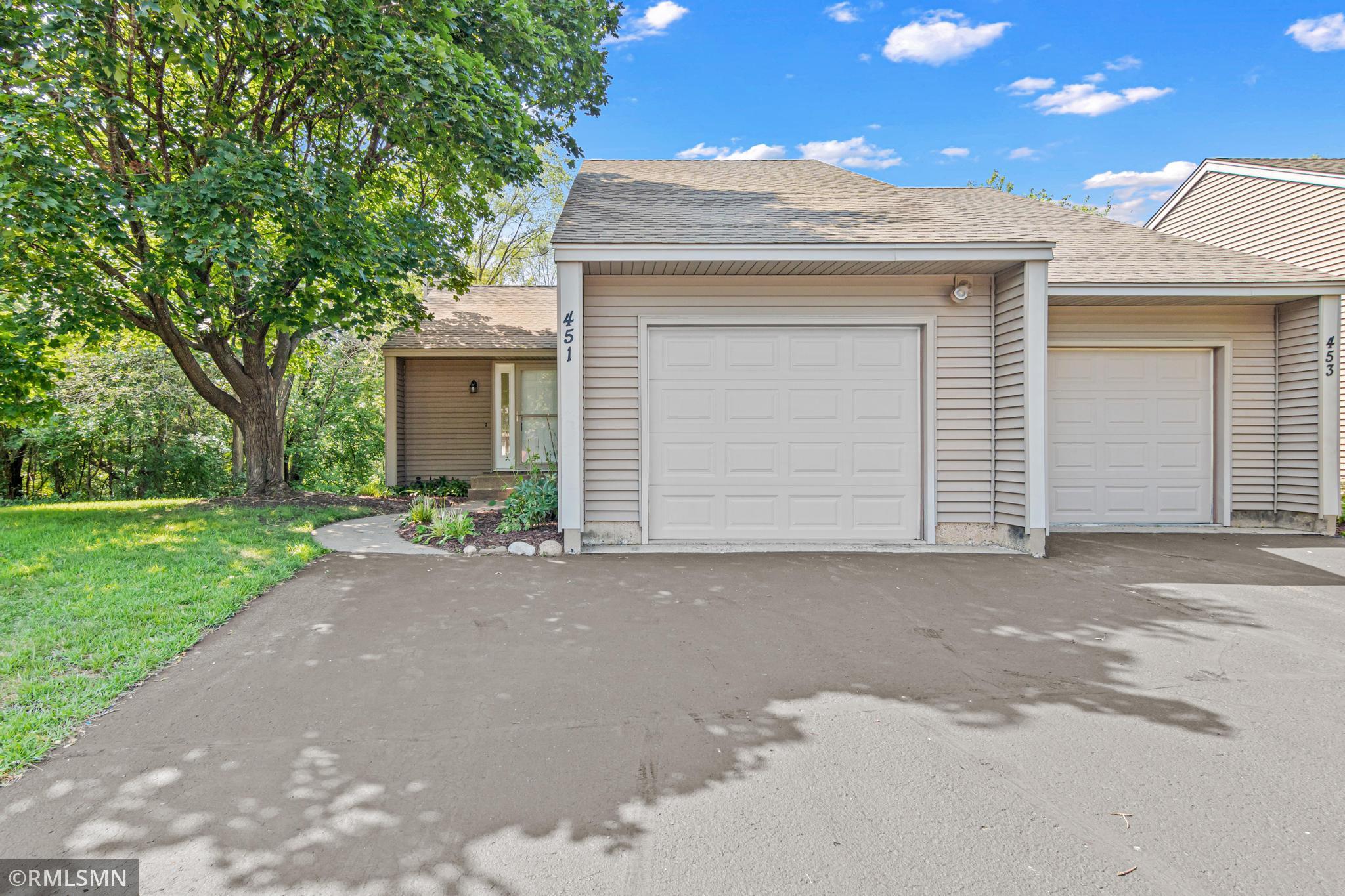 451 Hunter Hill Road Property Photo 1