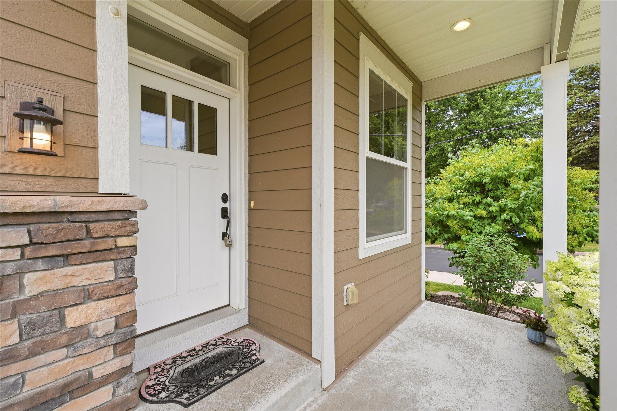 7495 Laurel Point Property Photo 4