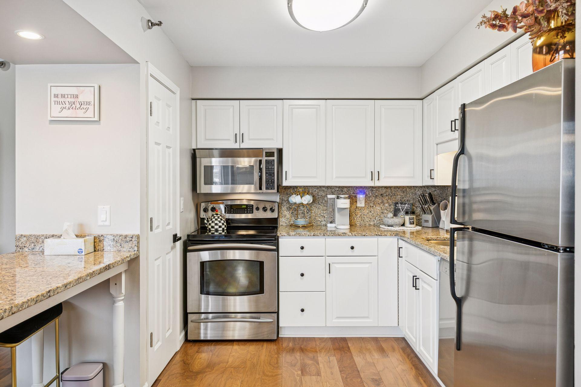 78 10th Street E 1710 Property Photo 12