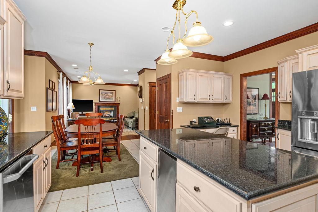 2827 Parkwood Lane Property Photo 11