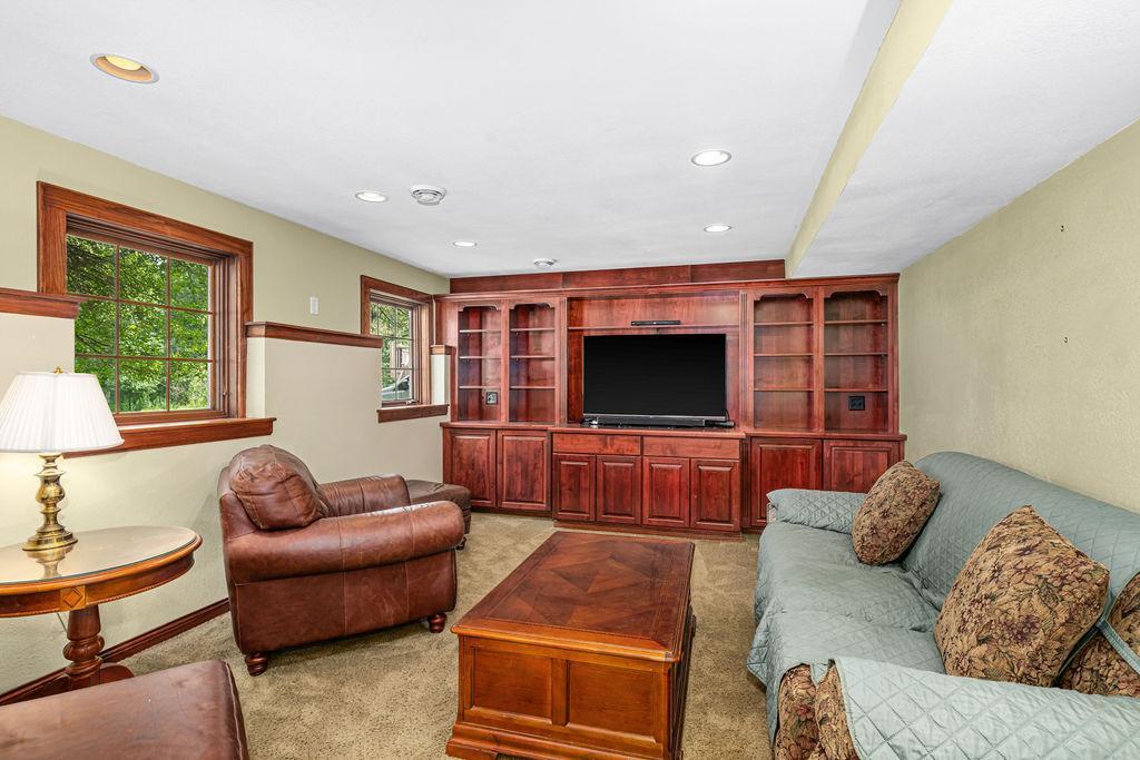 2827 Parkwood Lane Property Photo 45