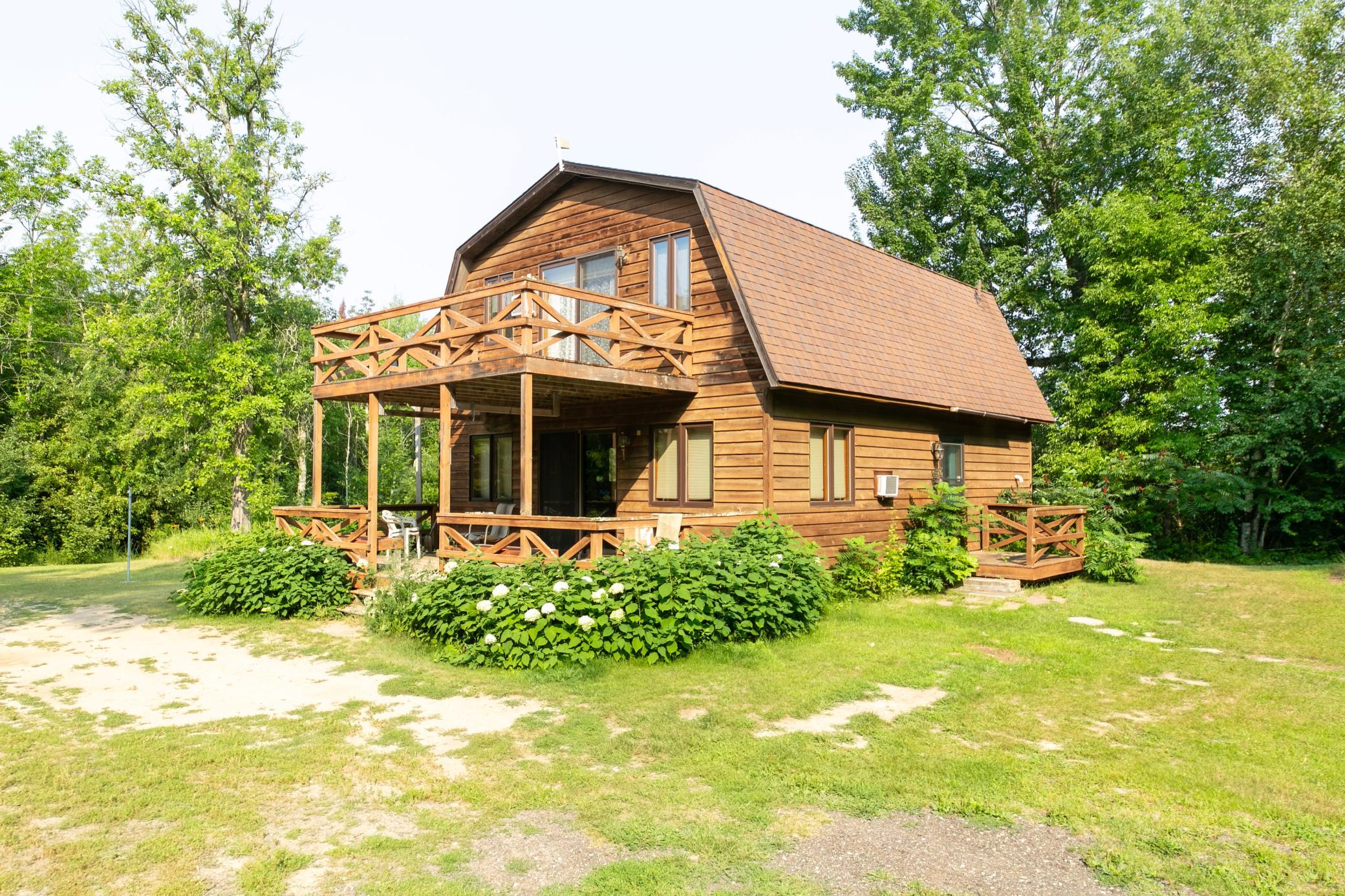 4576 Cedar Lane Ne Property Photo 4