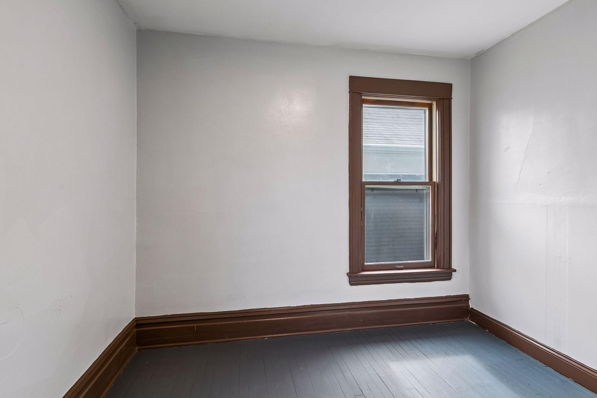 2326 Bryant Avenue N Property Photo 20