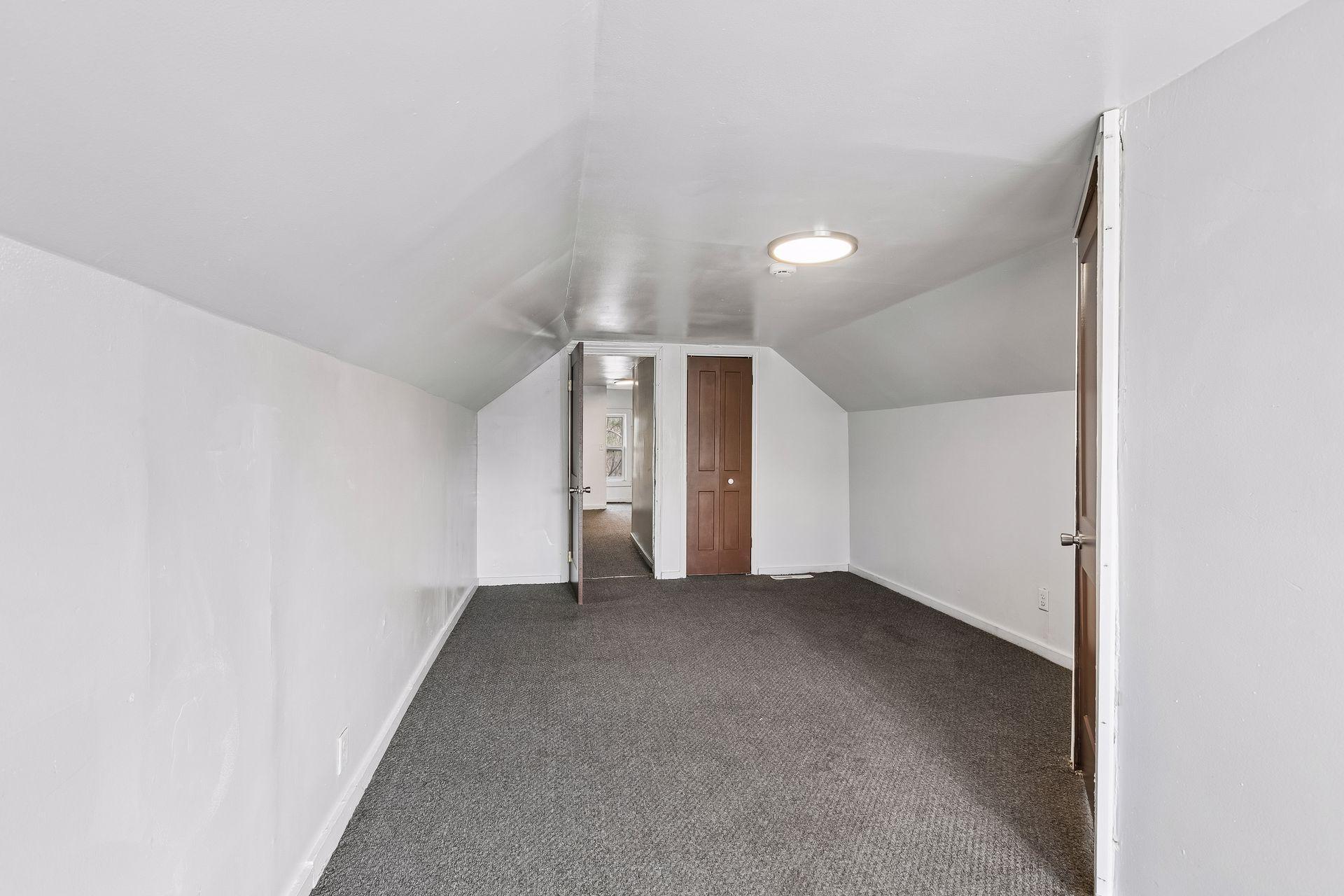 2326 Bryant Avenue N Property Photo 26
