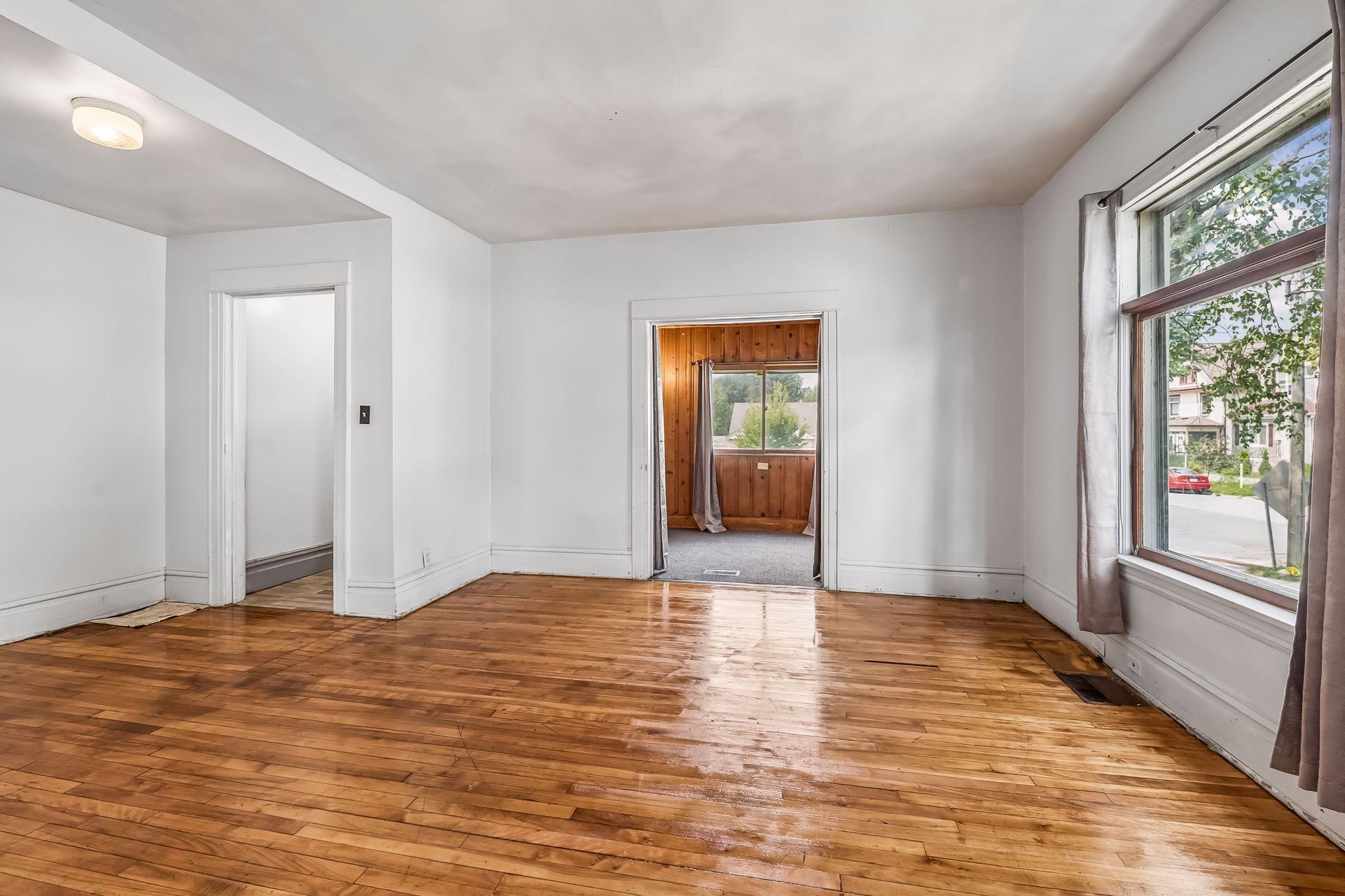 2326 Bryant Avenue N Property Photo 29