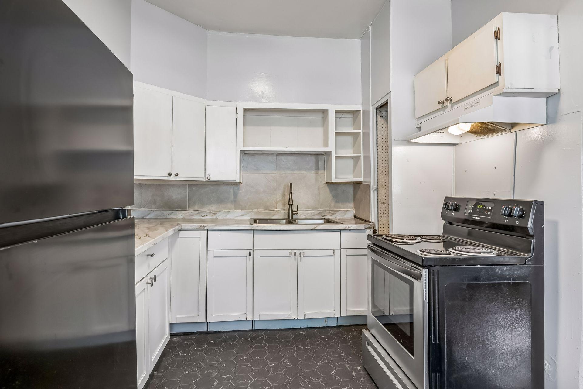 2326 Bryant Avenue N Property Photo 35