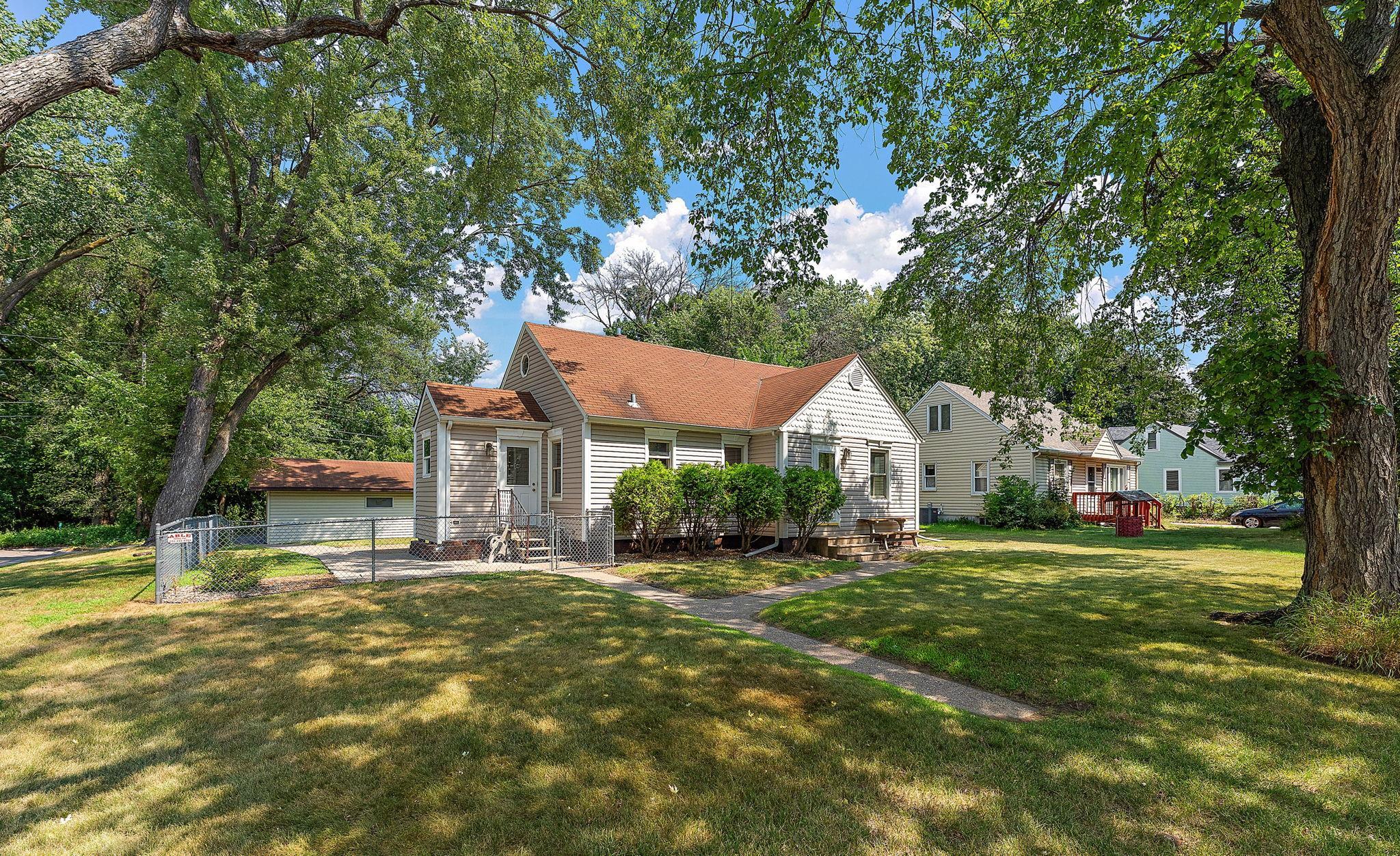 1929 Jerrold Avenue Property Photo 1