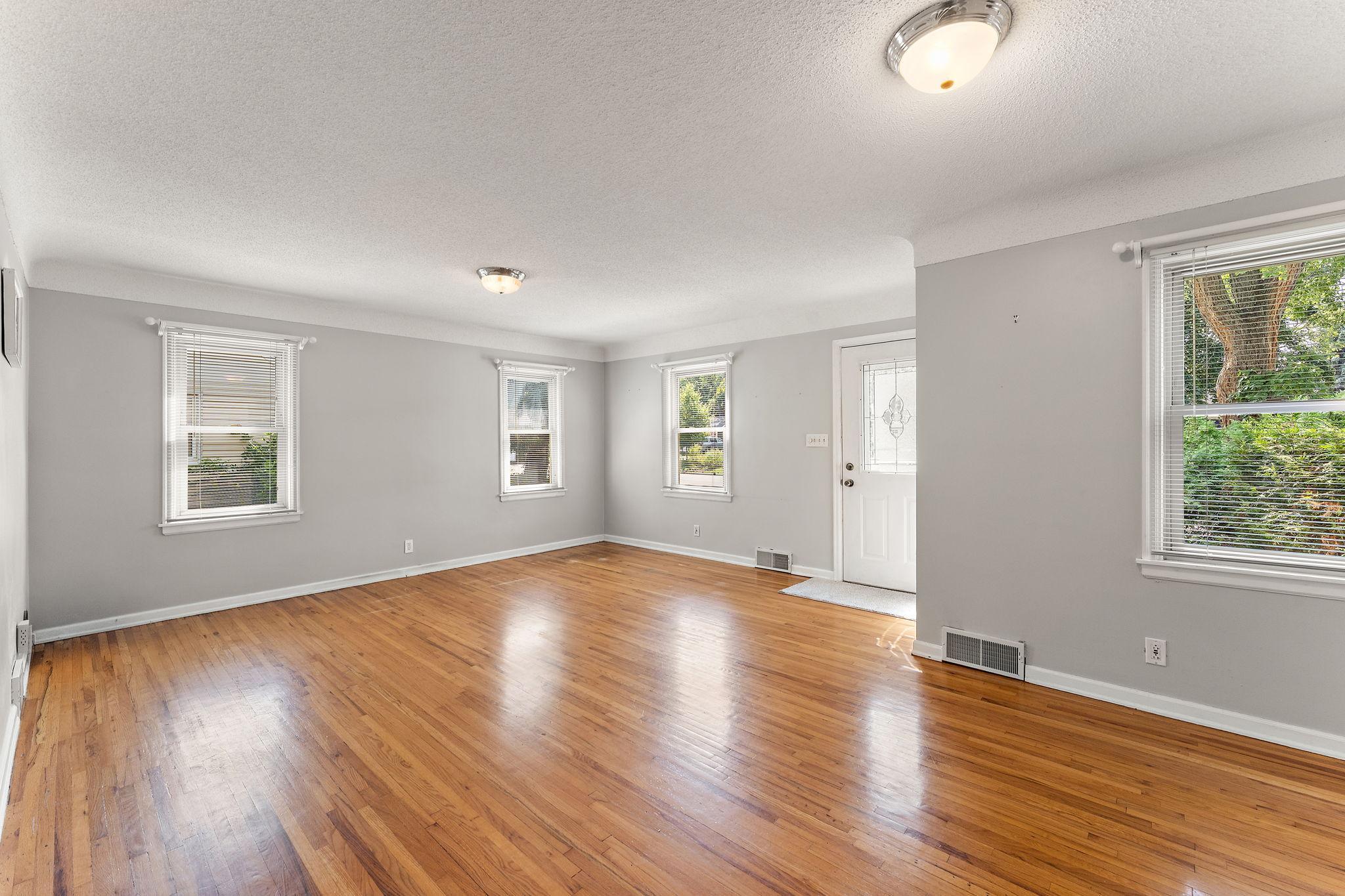 1929 Jerrold Avenue Property Photo 5