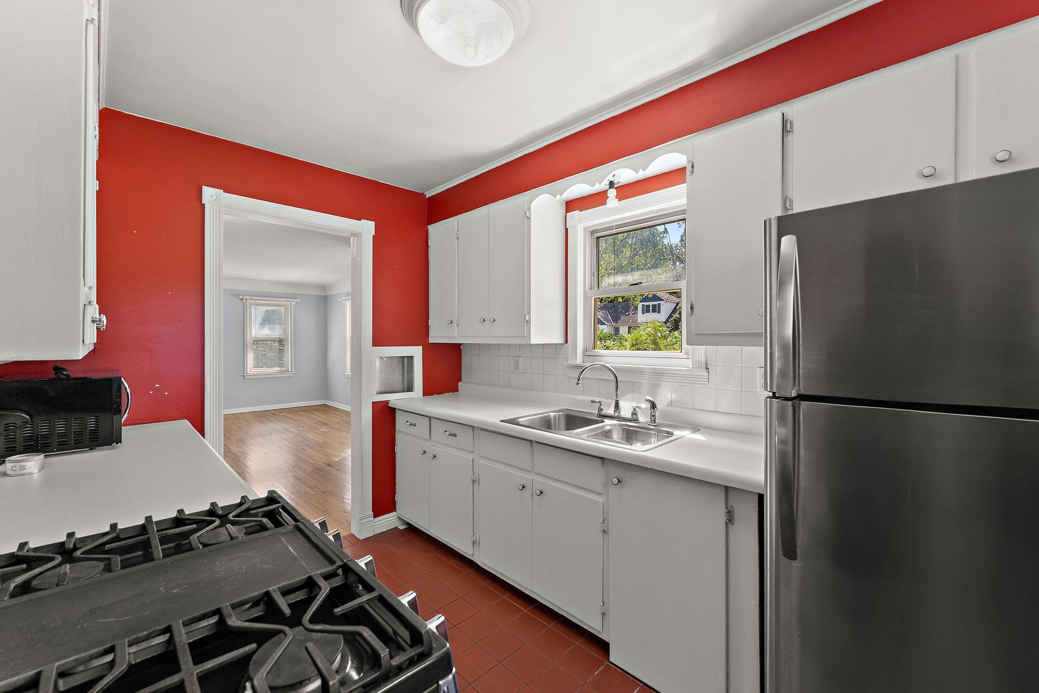 1929 Jerrold Avenue Property Photo 8