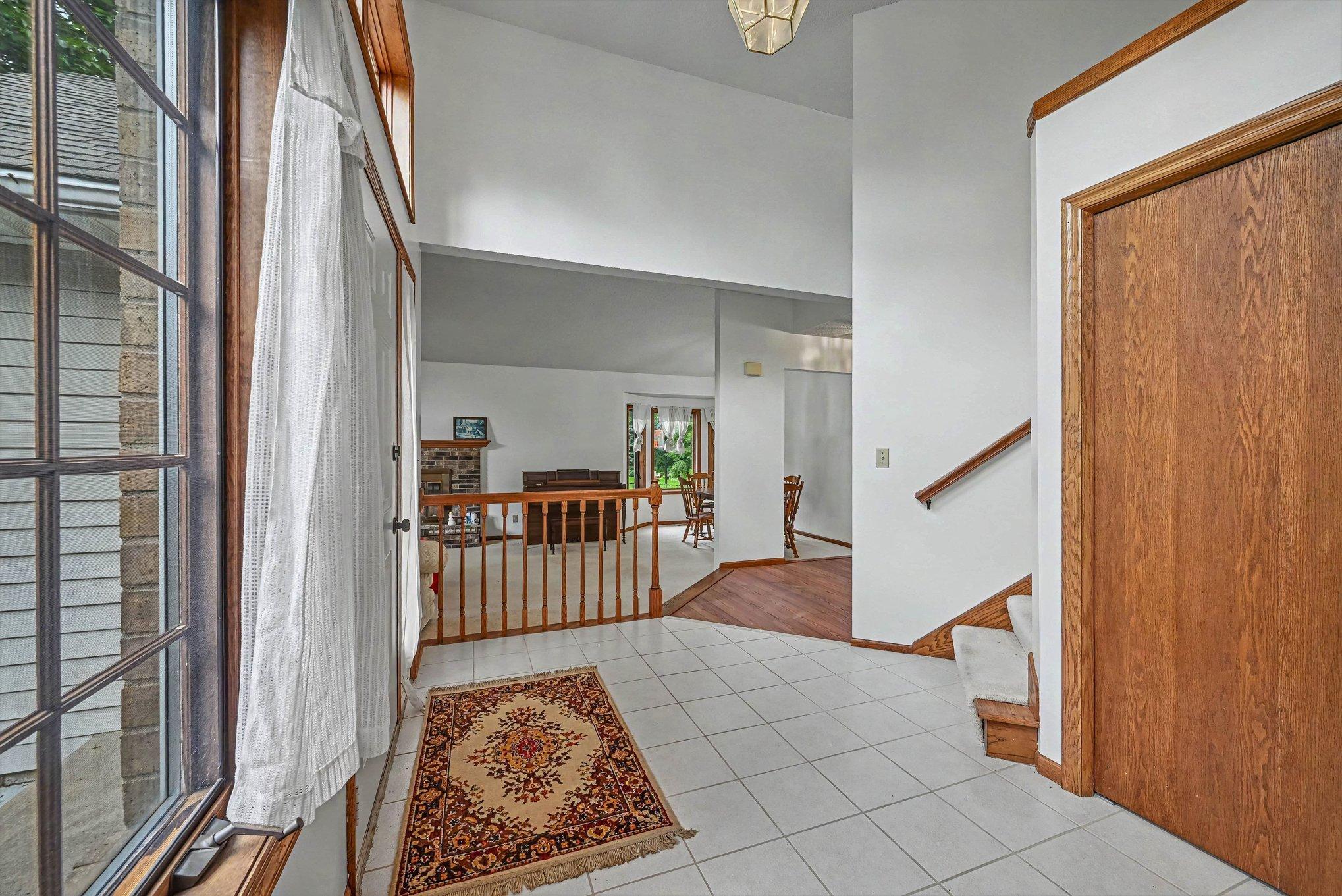 2522 S Windsor Lane Property Photo 6