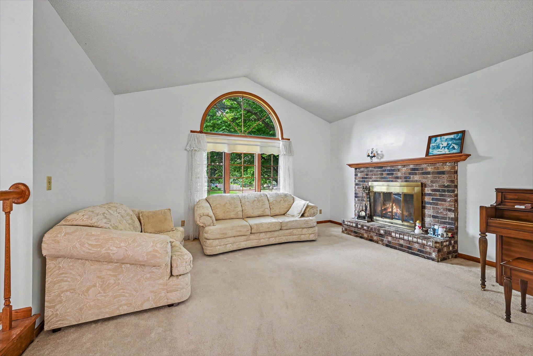 2522 S Windsor Lane Property Photo 8
