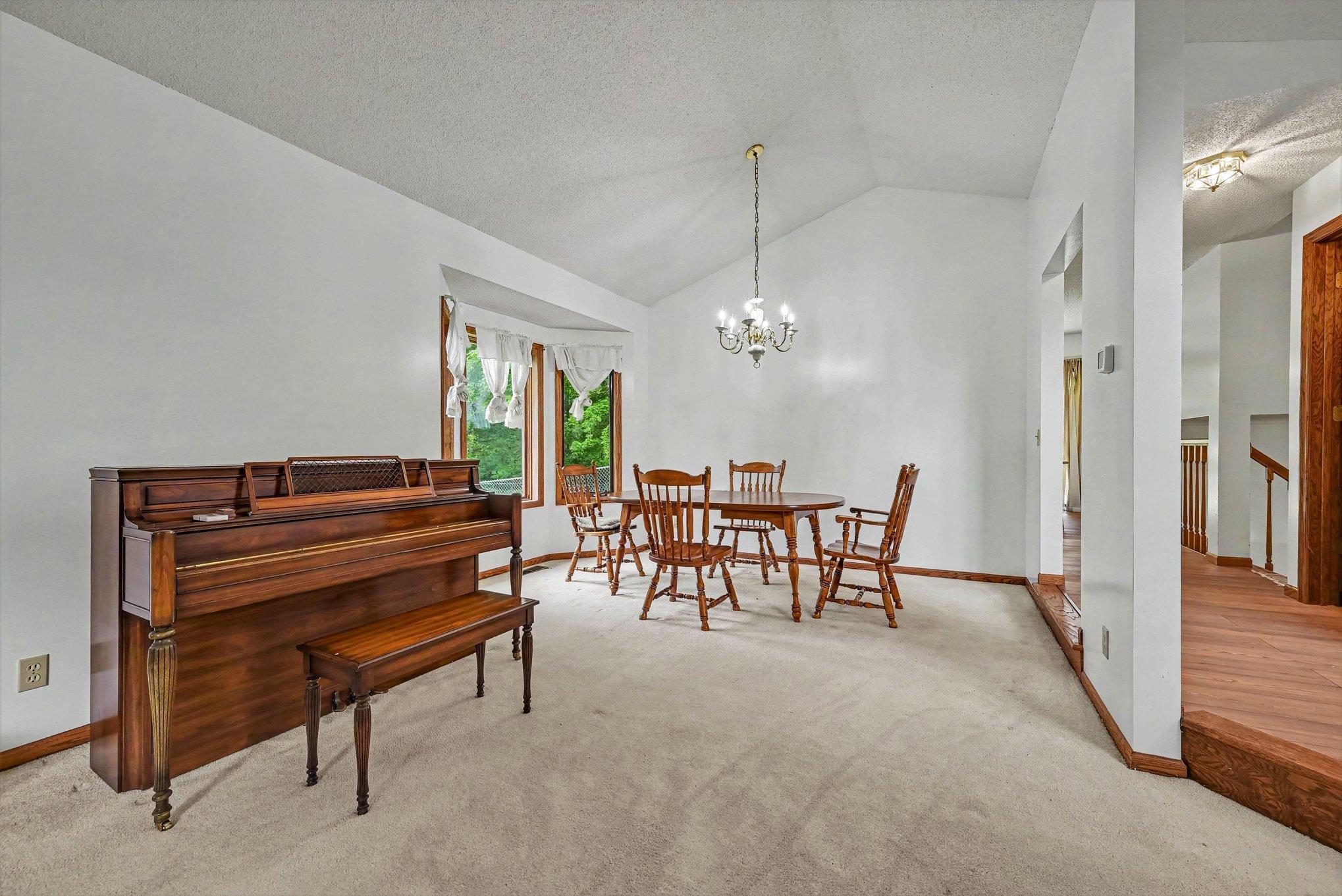 2522 S Windsor Lane Property Photo 10