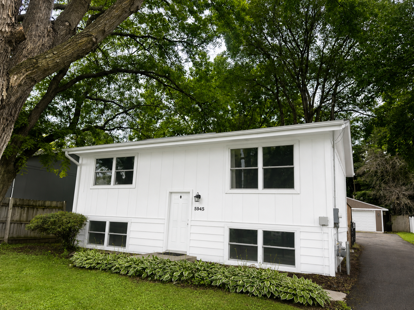 5945 Sunset Road Property Photo 1