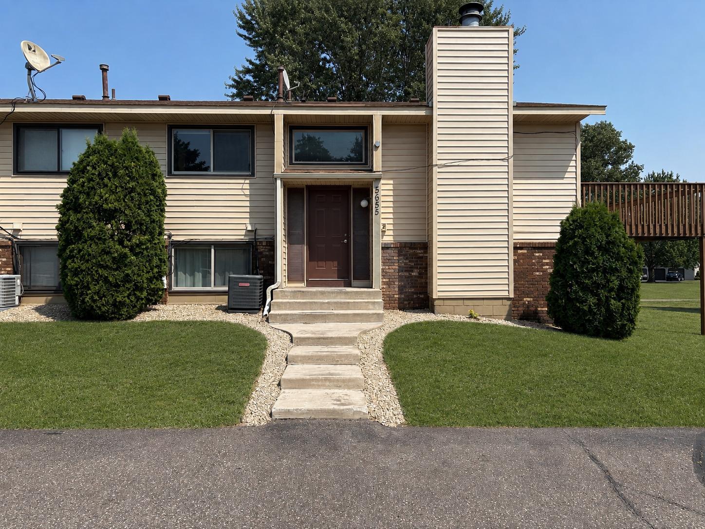 5655 Otter View Trail