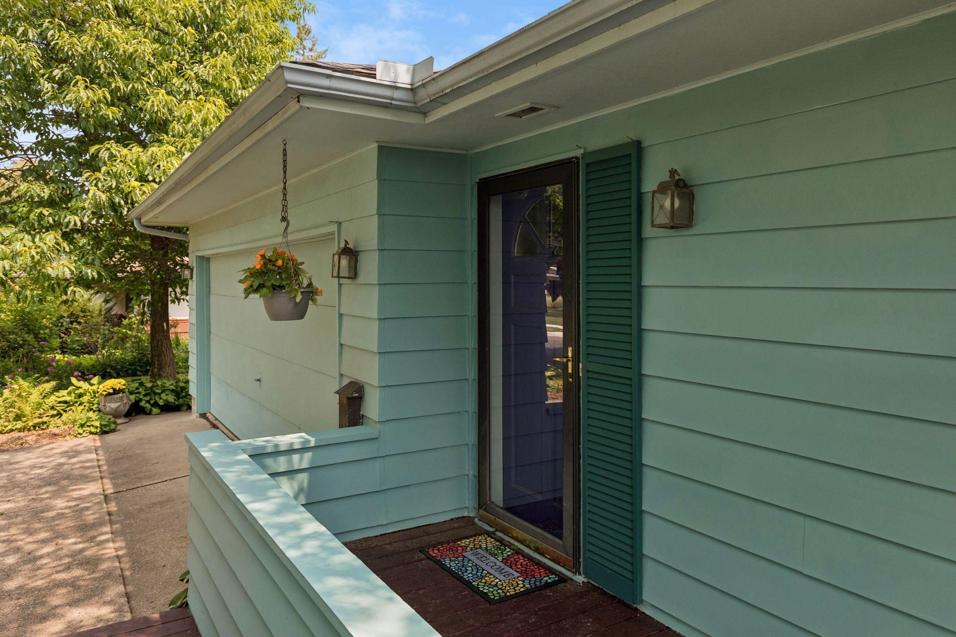 501 Sumner Street E Property Photo 6