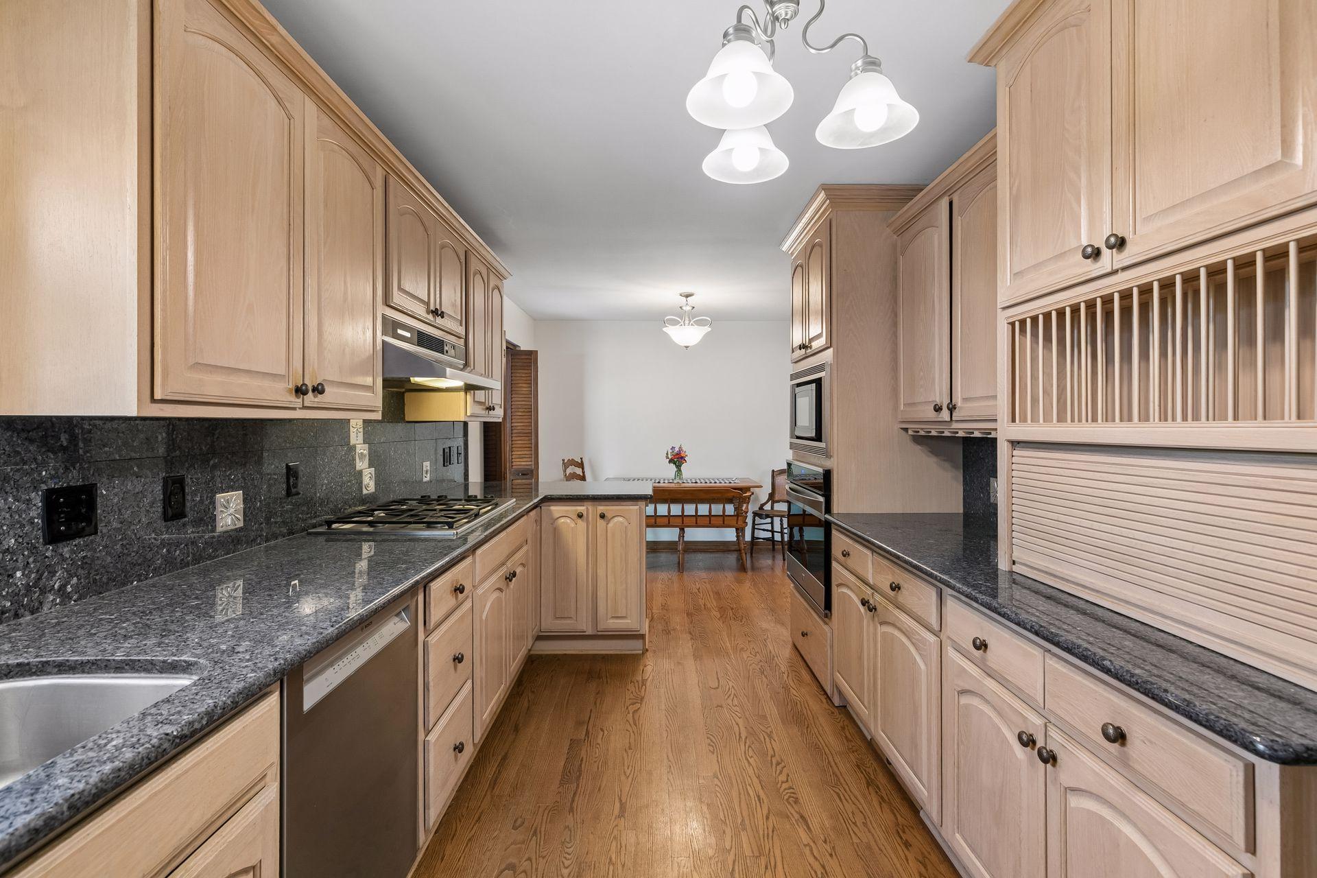 501 Sumner Street E Property Photo 9