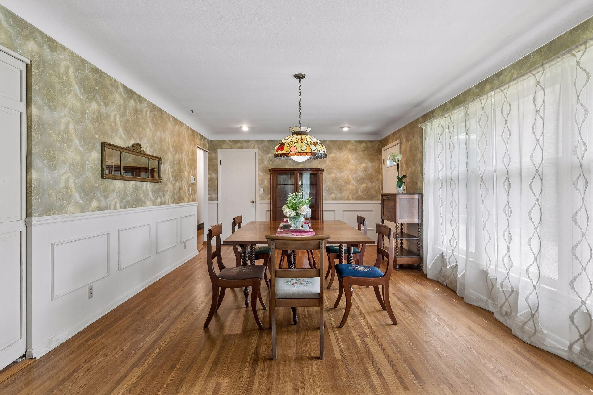 501 Sumner Street E Property Photo 14