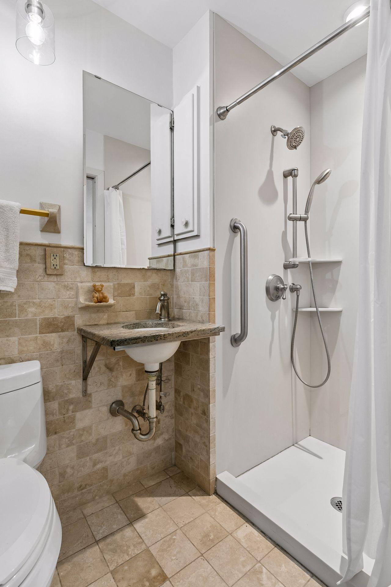 501 Sumner Street E Property Photo 31