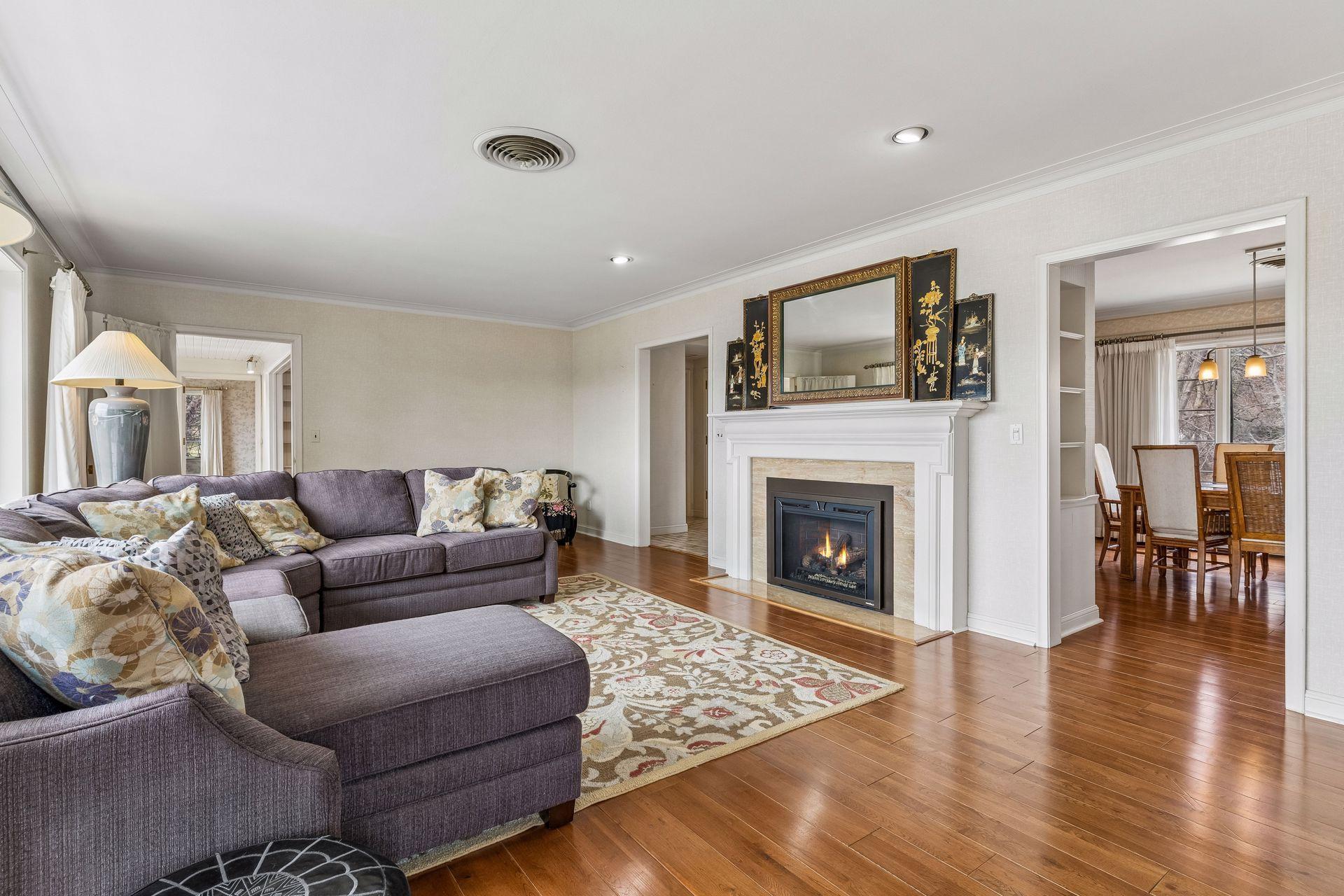 2685 Shadywood Road Property Photo 4