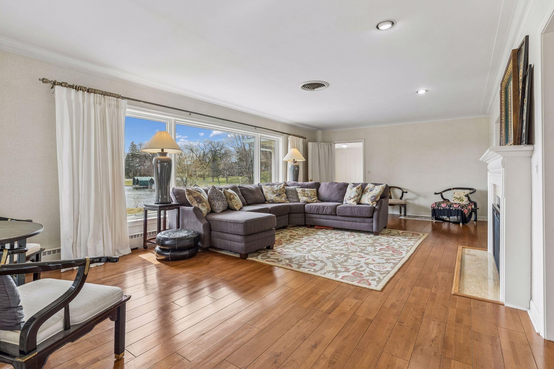 2685 Shadywood Road Property Photo 5