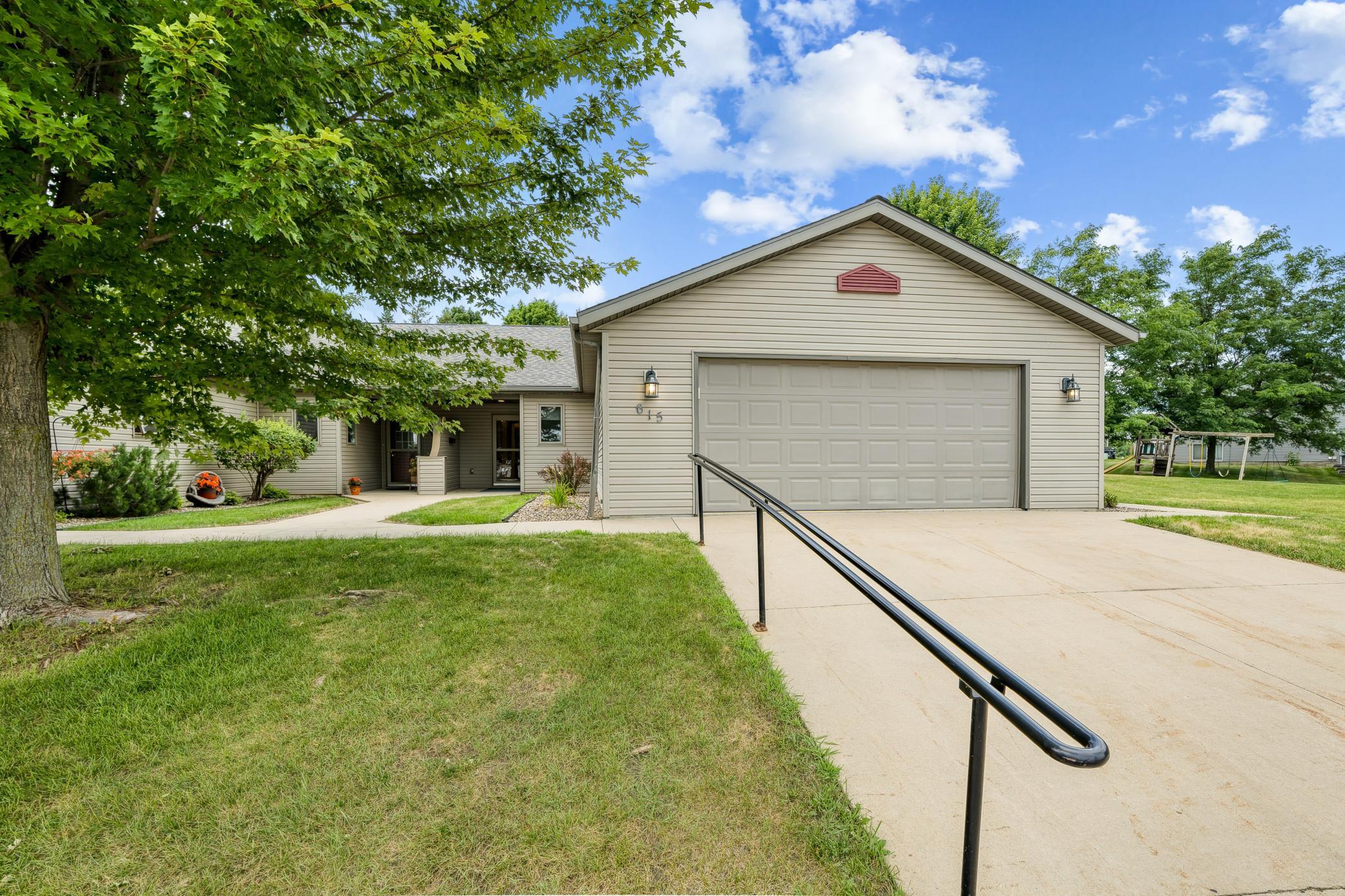 615 Sandy Court Property Photo 1