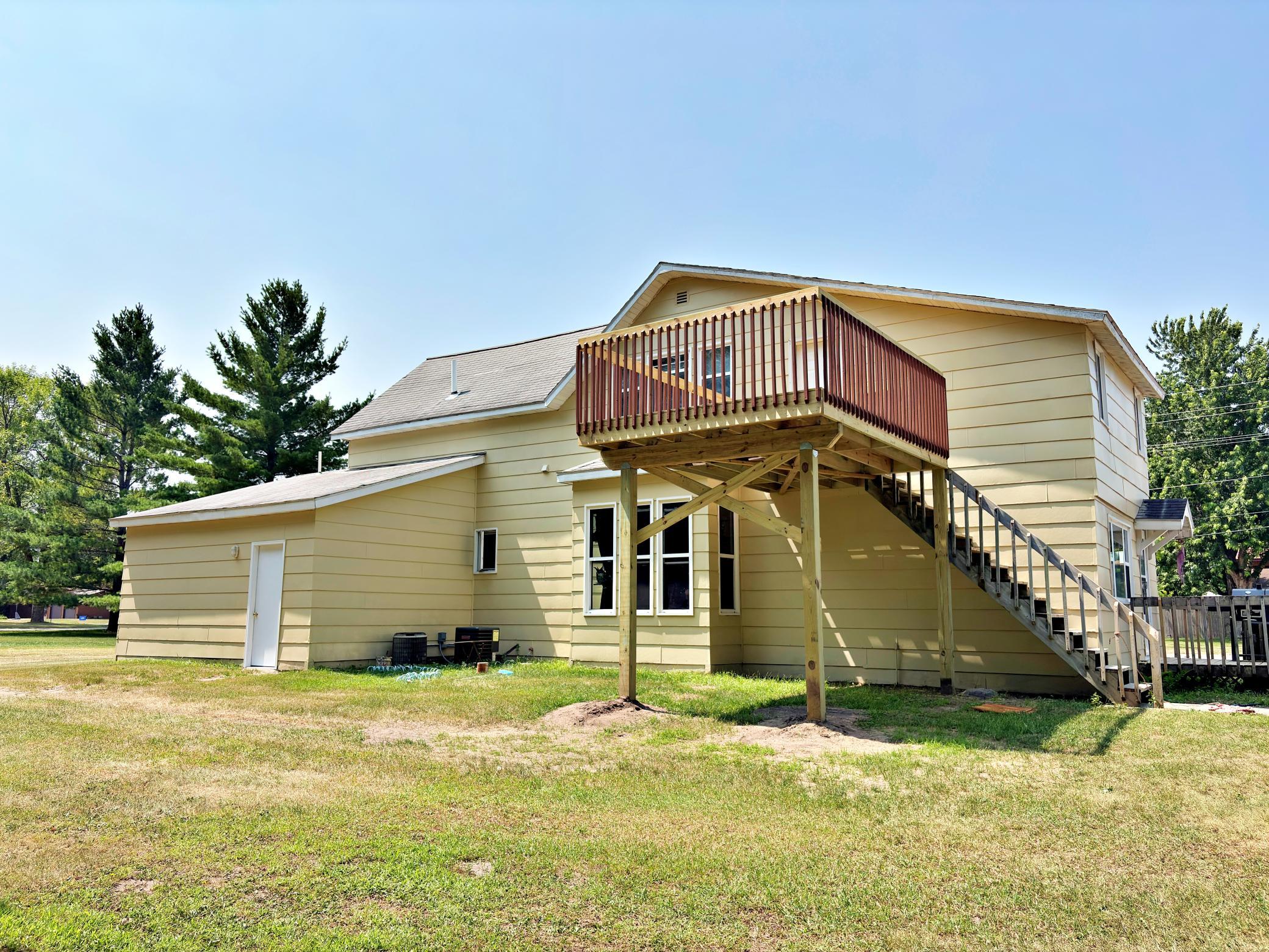 400 Riverside Avenue Property Photo 2