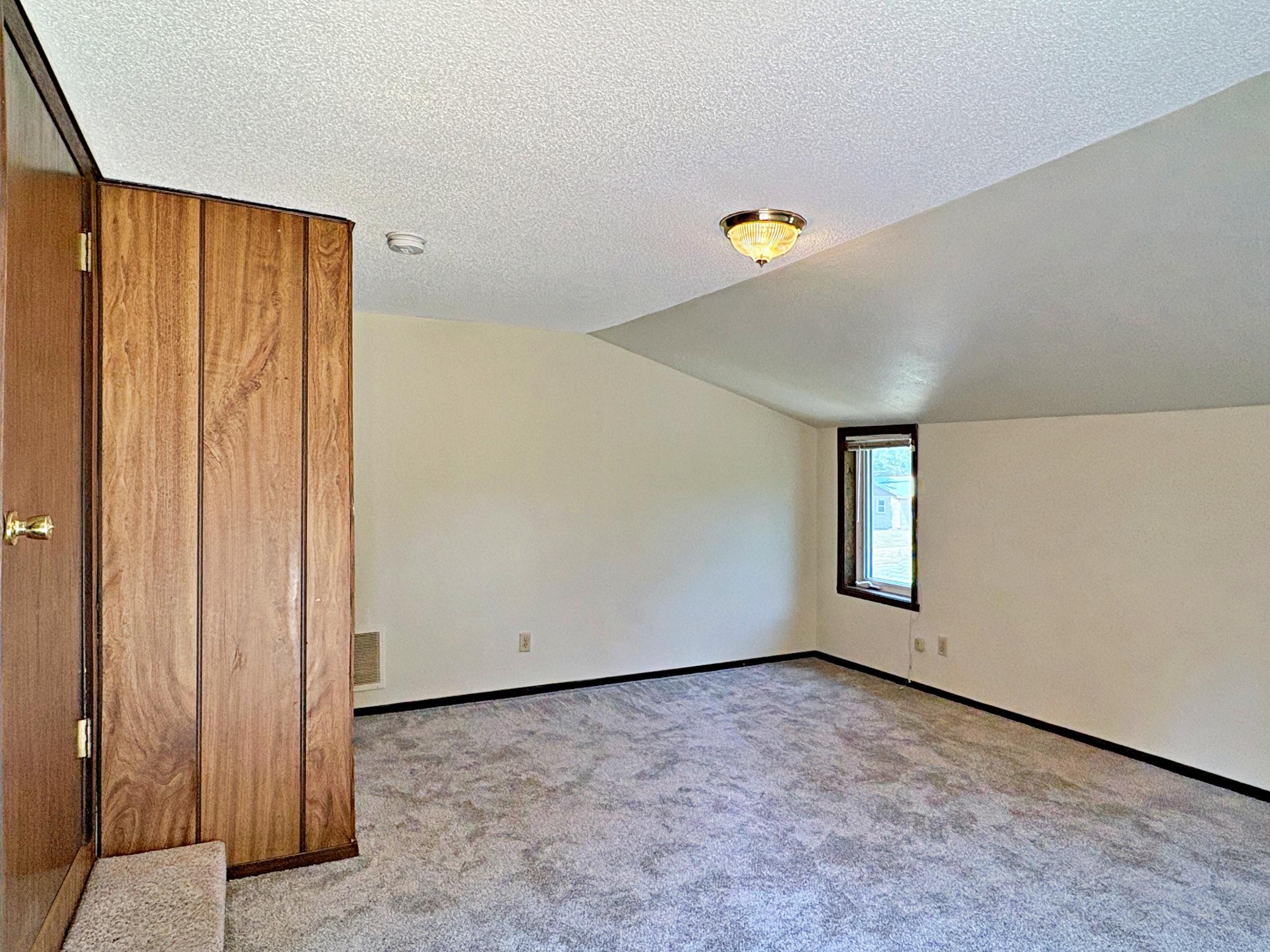 400 Riverside Avenue Property Photo 11