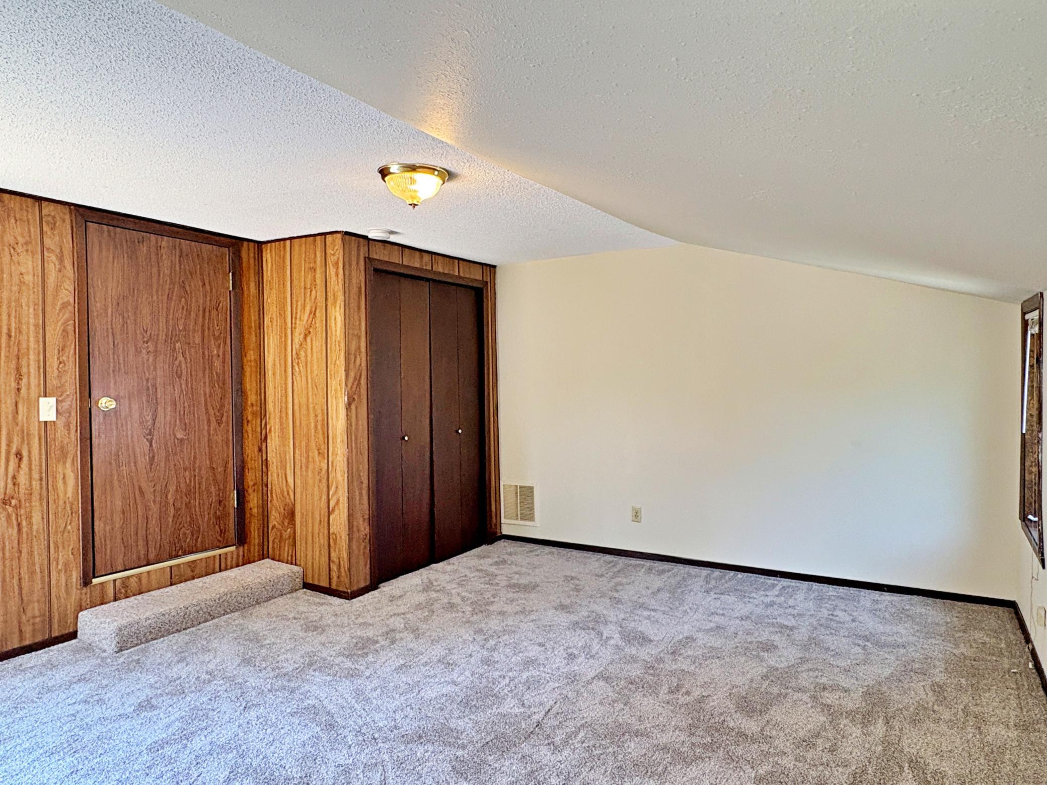 400 Riverside Avenue Property Photo 12