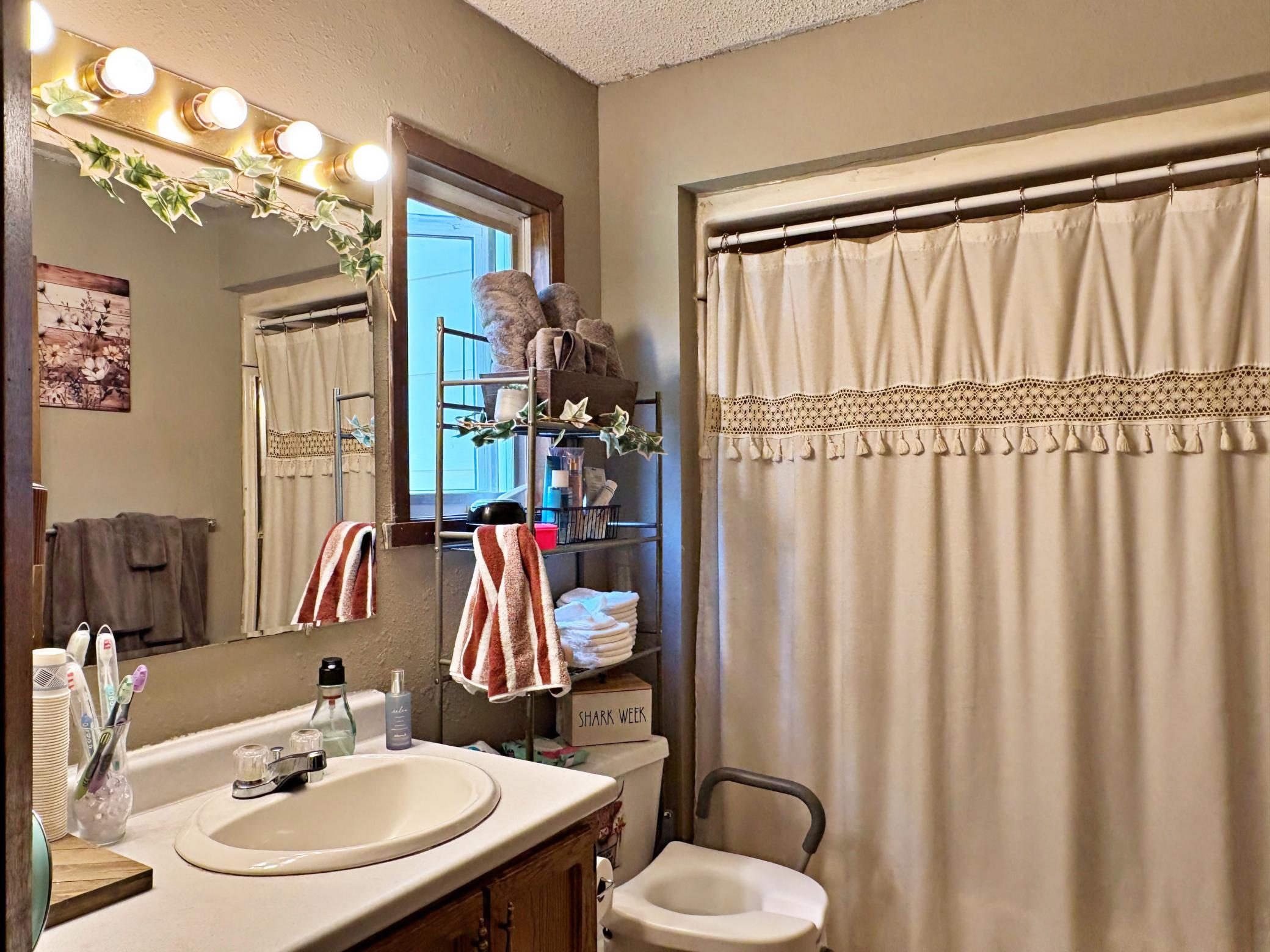 400 Riverside Avenue Property Photo 22