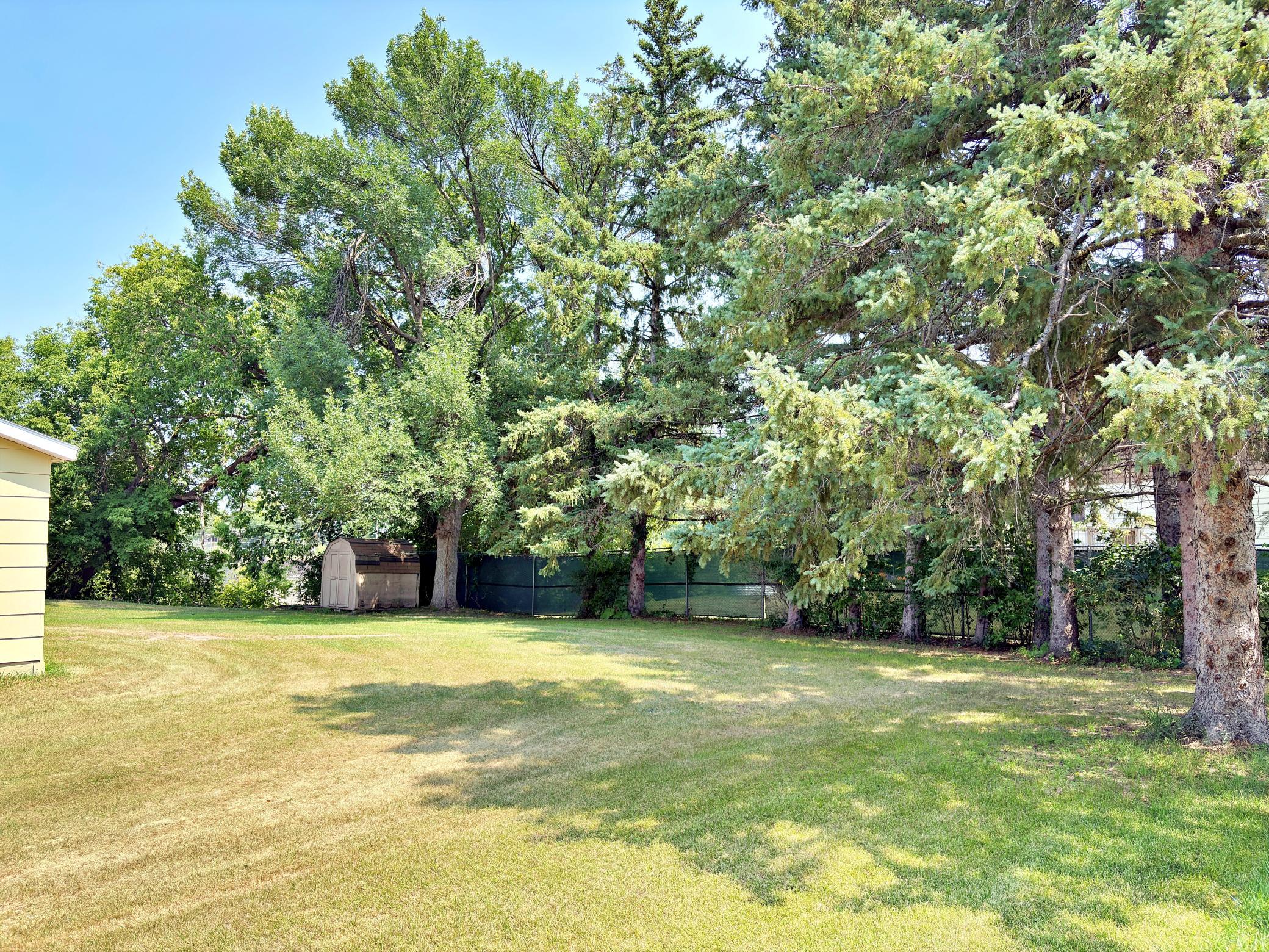 400 Riverside Avenue Property Photo 25