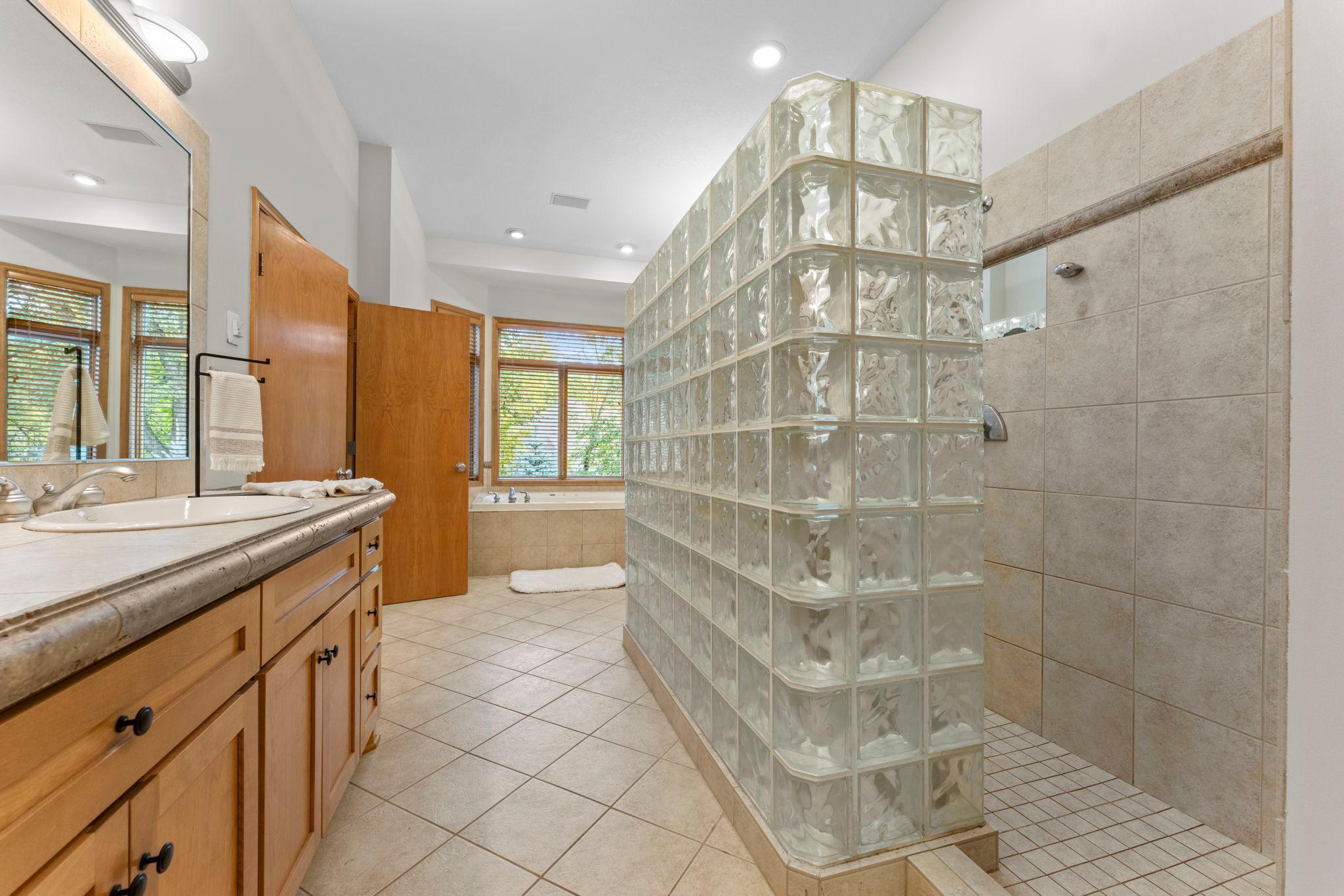 18004 Jacquard Path Property Photo 32