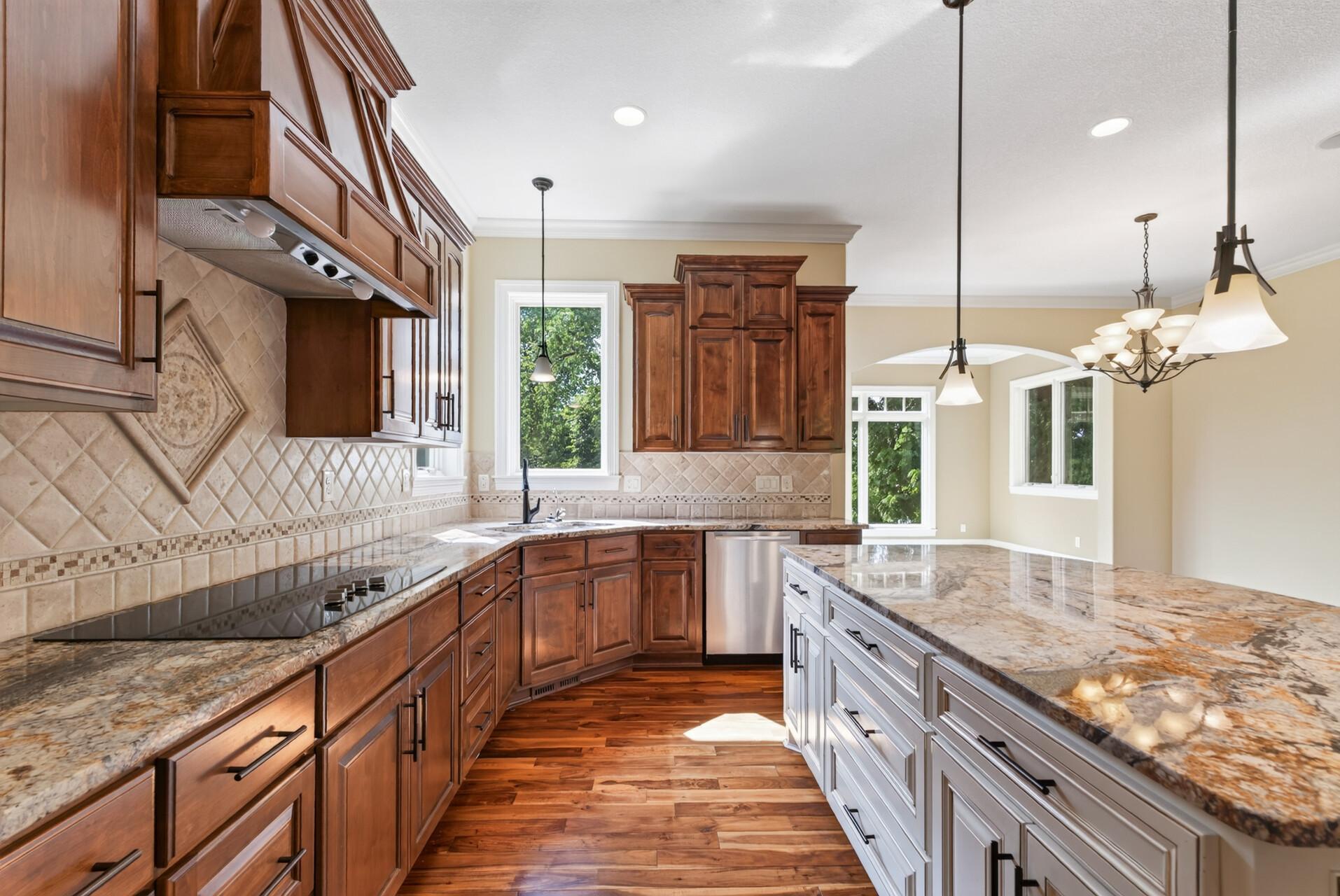 2635 Nathan Lane N Property Photo 4