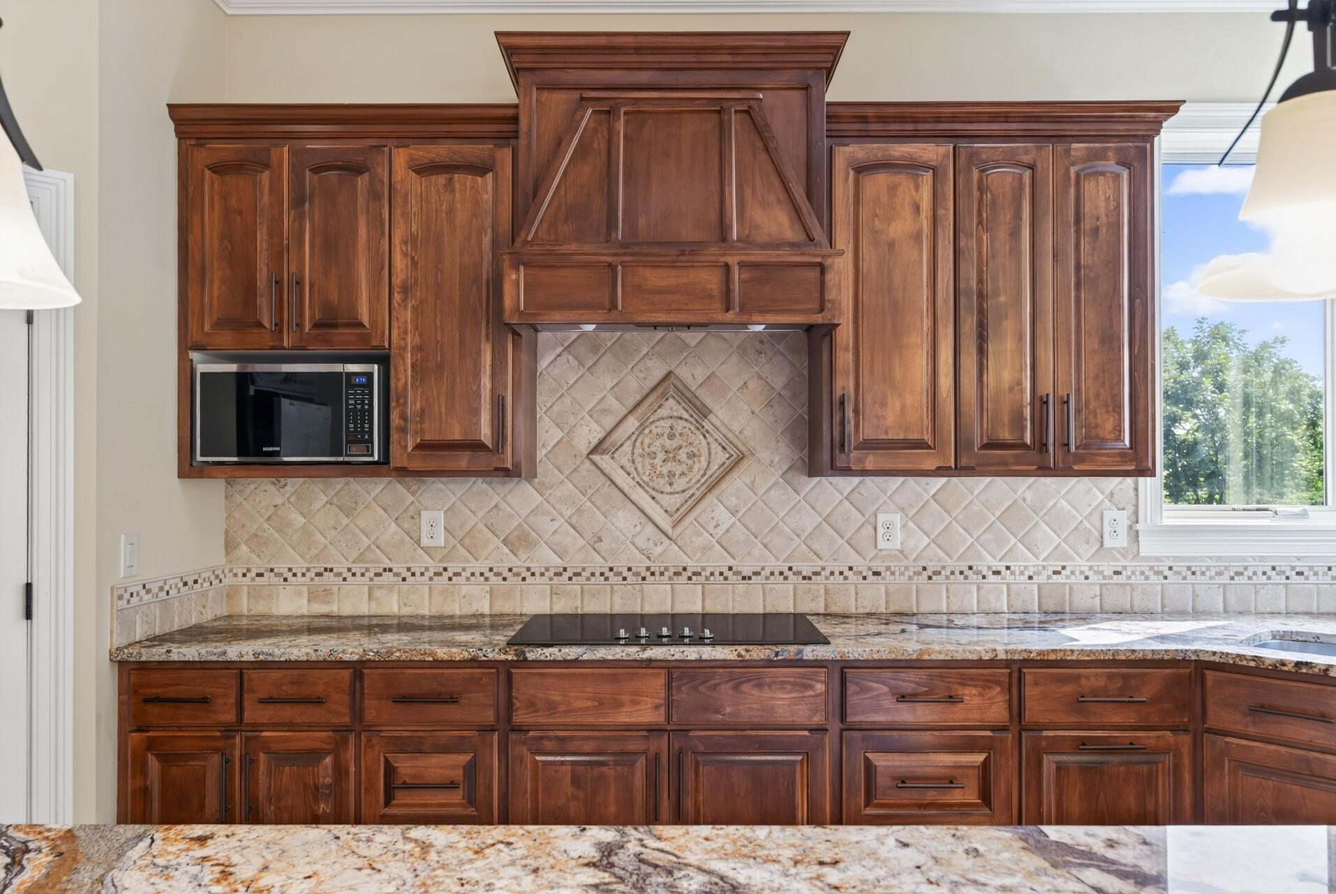 2635 Nathan Lane N Property Photo 34