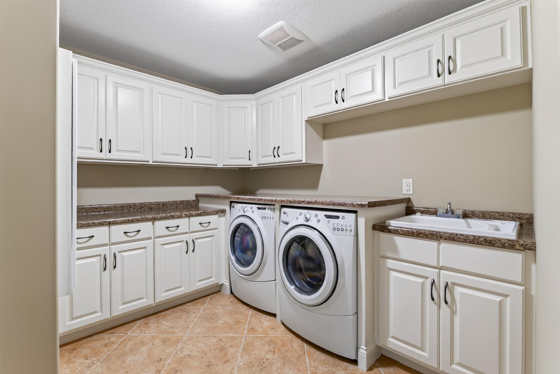 2635 Nathan Lane N Property Photo 61
