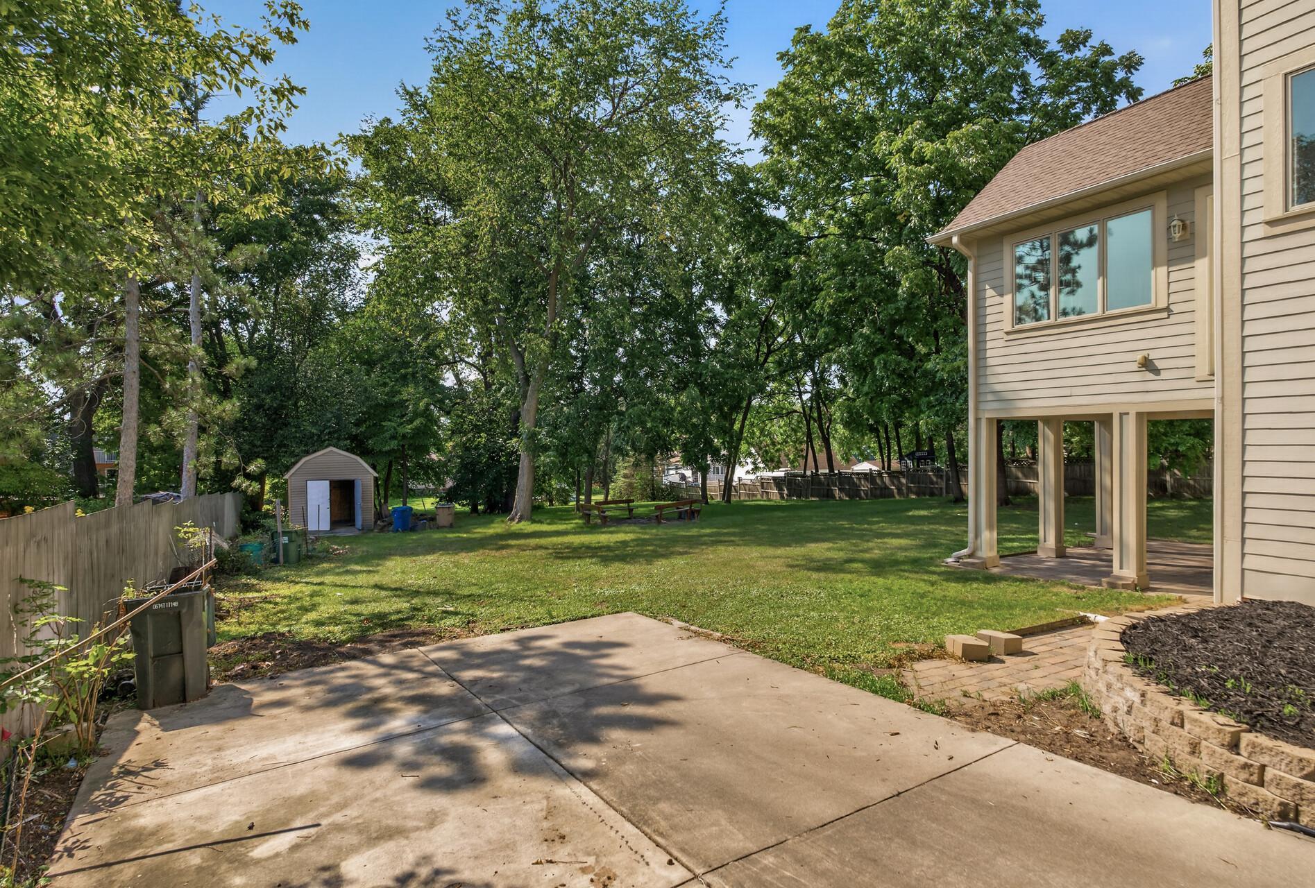 2635 Nathan Lane N Property Photo 81