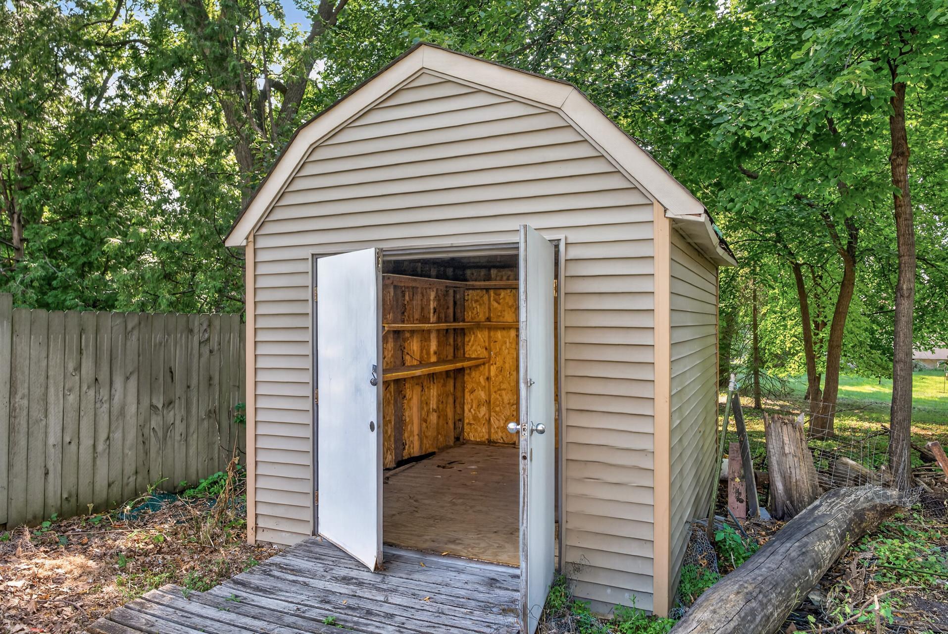 2635 Nathan Lane N Property Photo 82