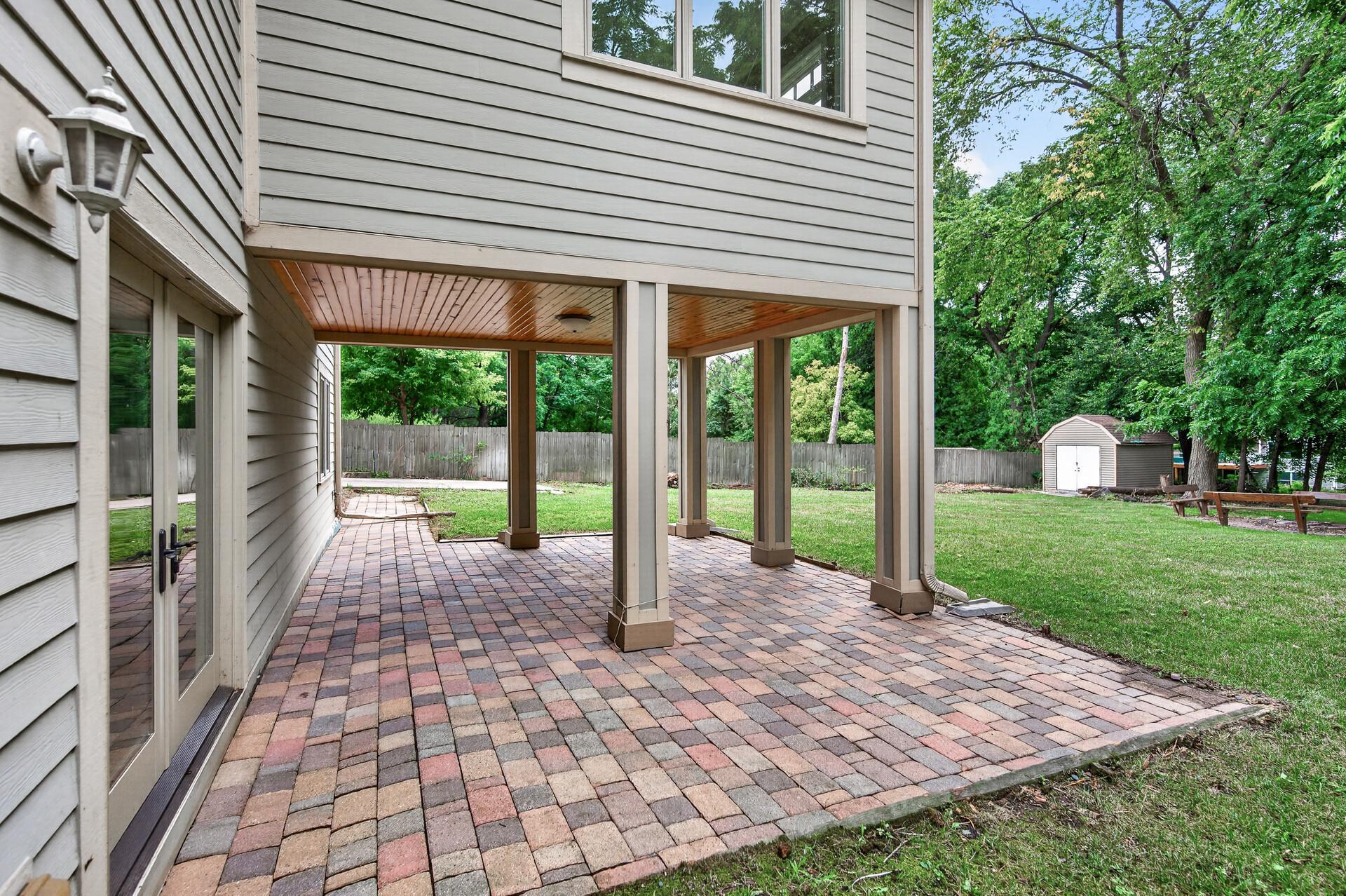 2635 Nathan Lane N Property Photo 102
