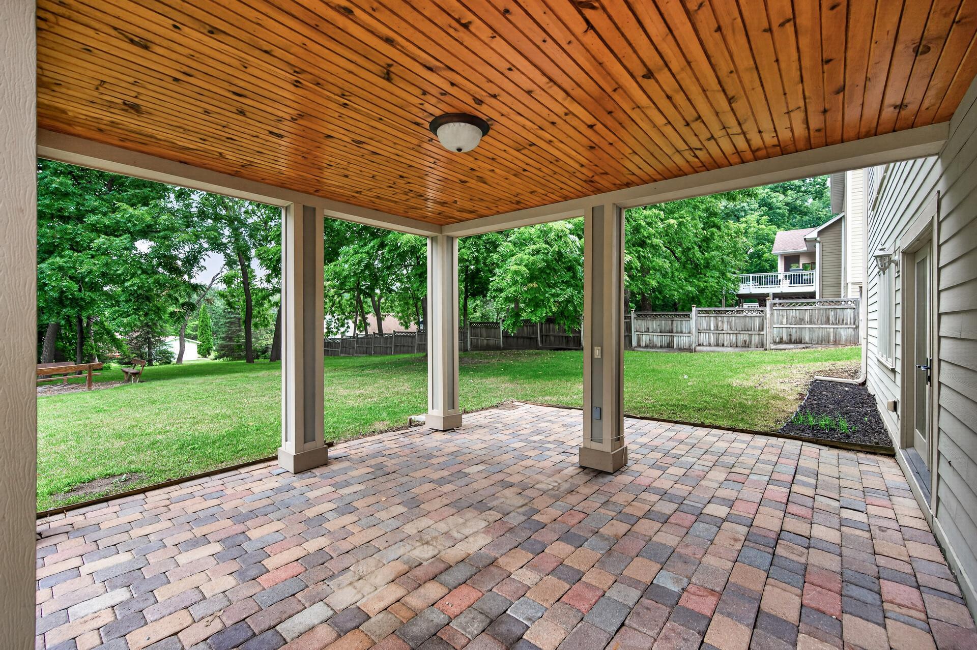 2635 Nathan Lane N Property Photo 103